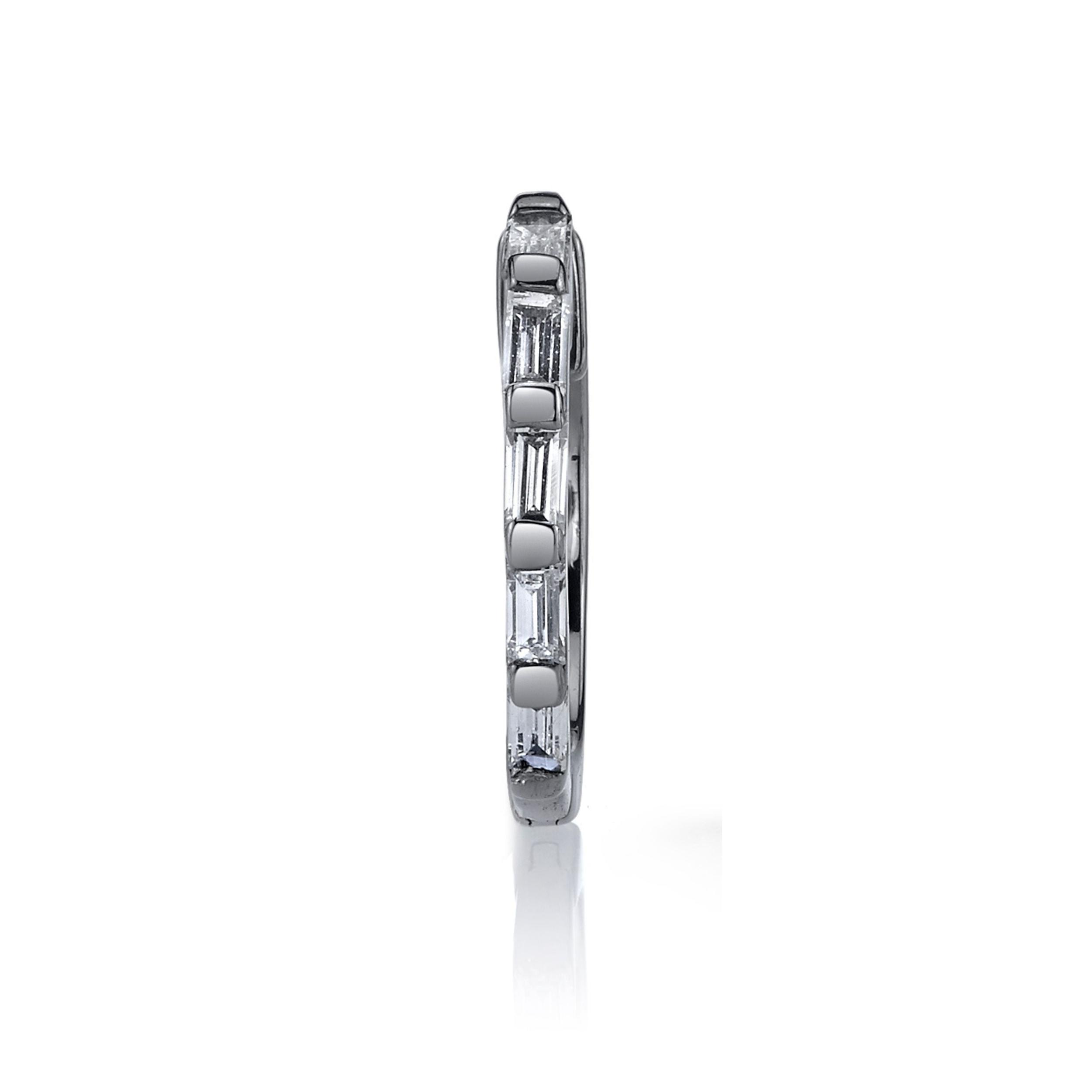 SINGLE DIAMOND BAGUETTE MINI HUGGIE Product Image