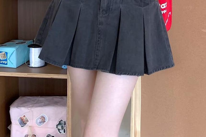 High Rise Denim Mini Pleated Skirt Product Image