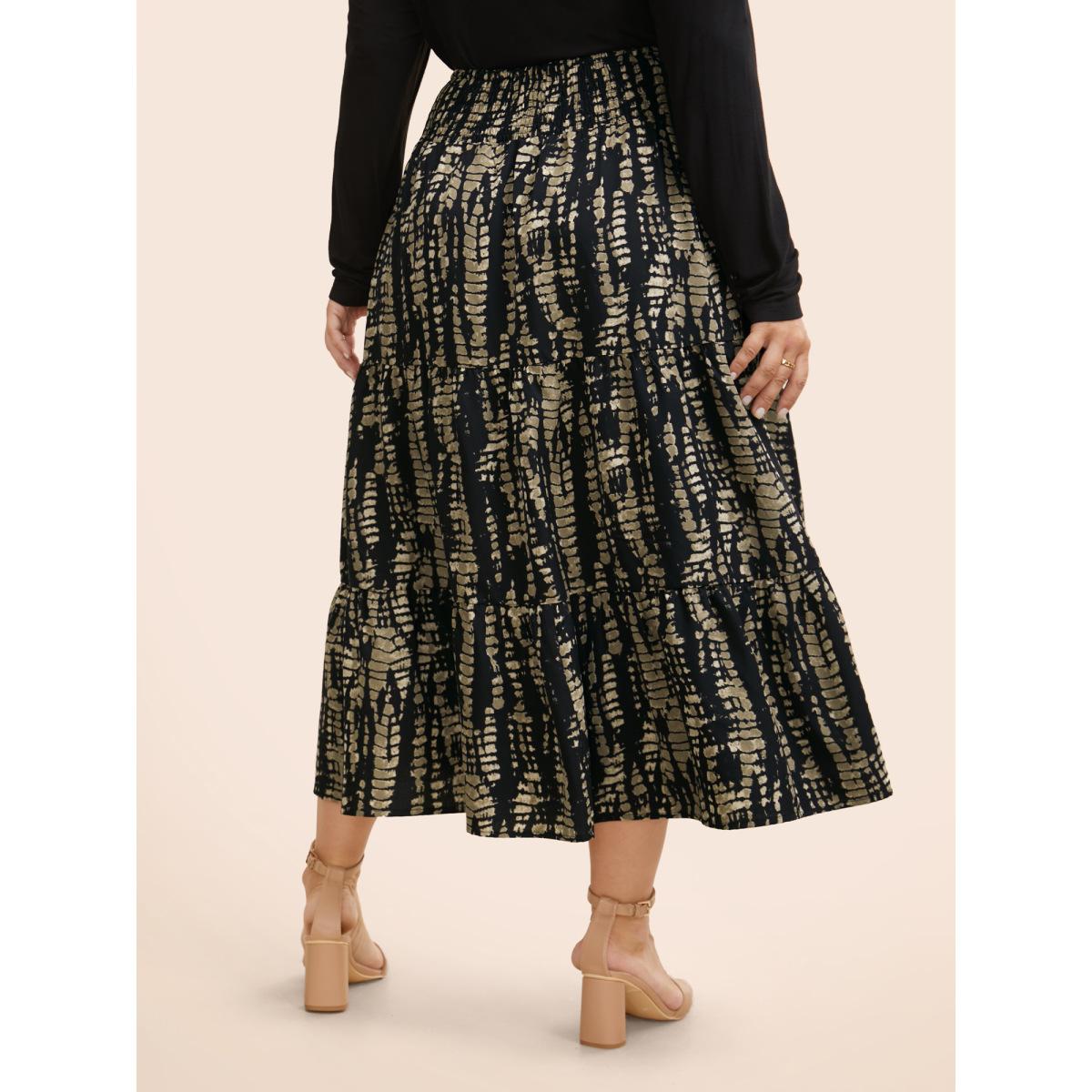 Plus Size Geometric Shirred Ruffle Layered Hem Skirt Women Black Leisure Shirred No stretch Slanted pocket Casual Skirts BloomChic 14-16/1X Product Image