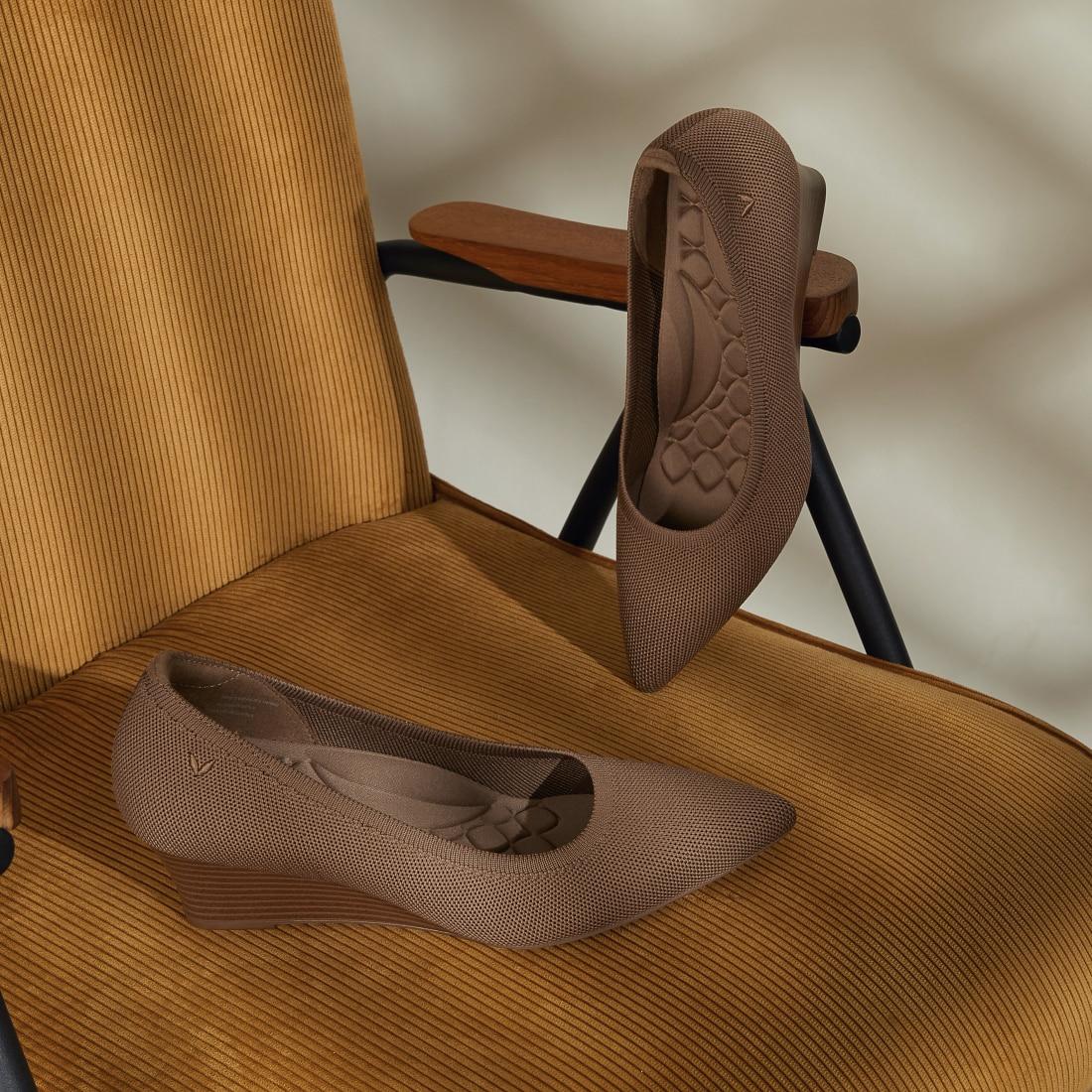 Pointed-Toe Wedge (Aria Wedge Pro) Product Image