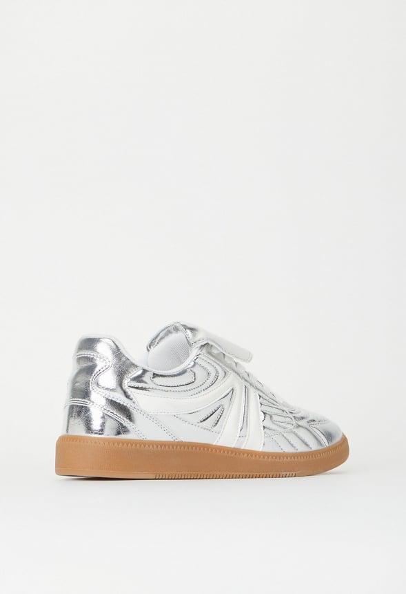 Wren Court Sneaker Product Image
