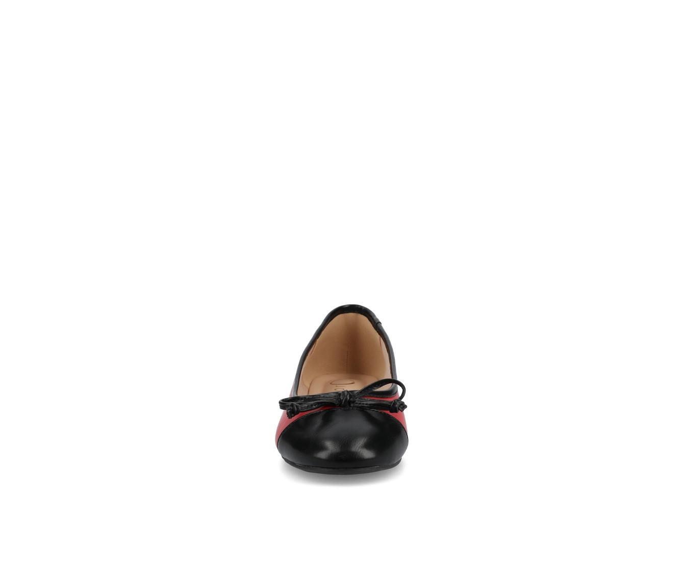 Women's Journee Collection Kaiah Flats Product Image