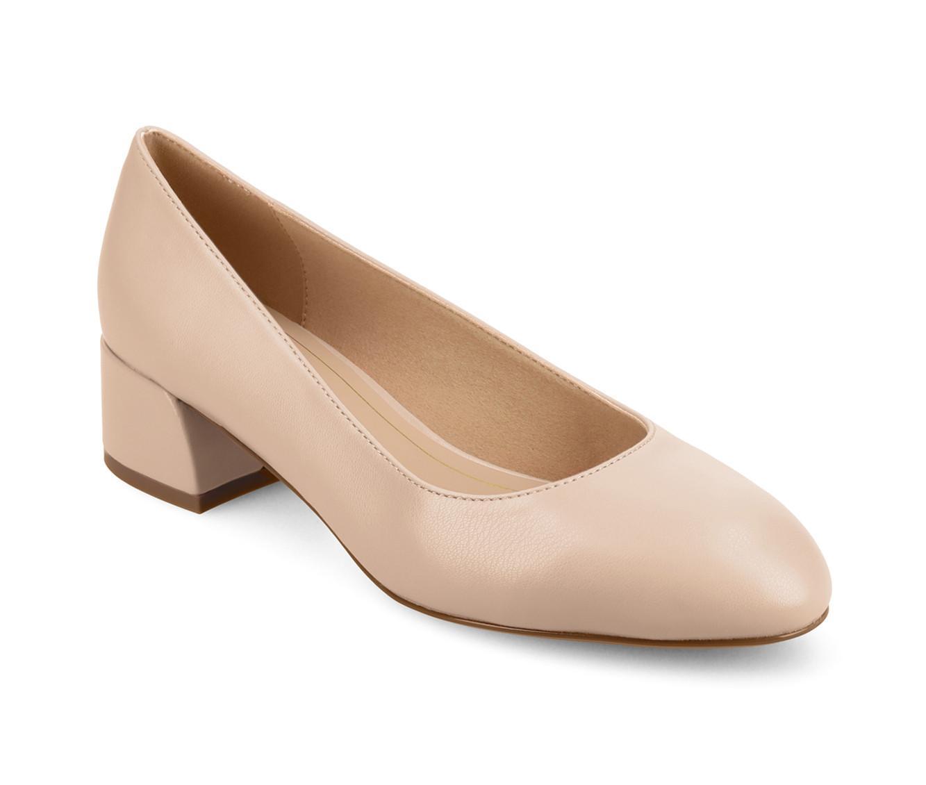 Women's Journee Collection SaarII Pumps Product Image