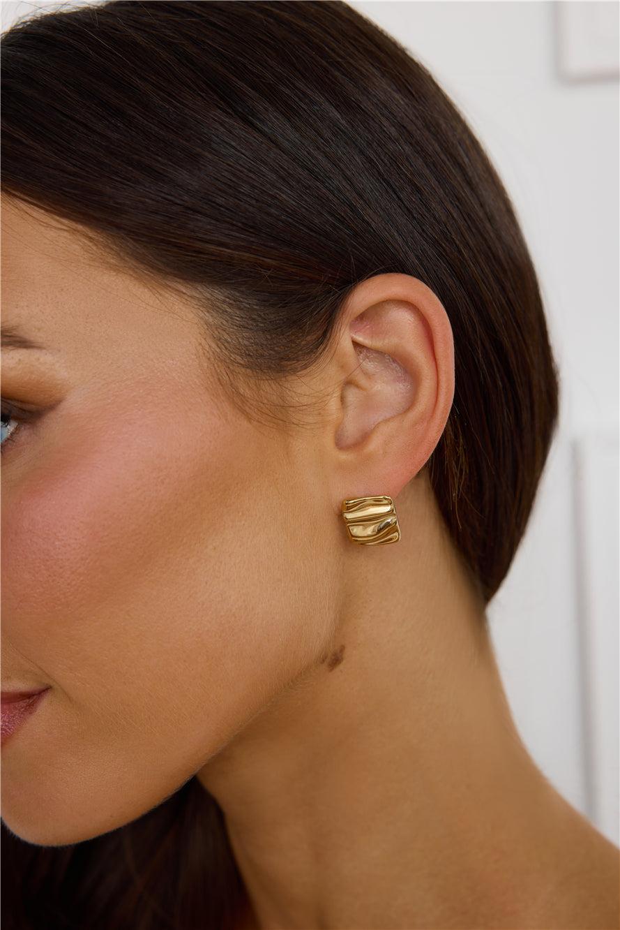 Lisa Earrings Gold Product Image