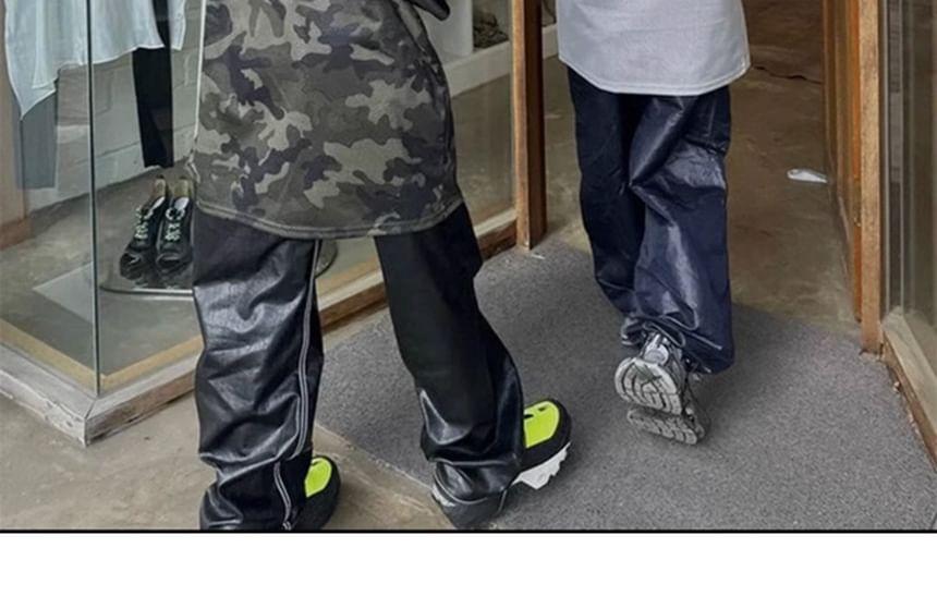 Short-Sleeve V-Neck Camo Print Numbering T-Shirt Product Image