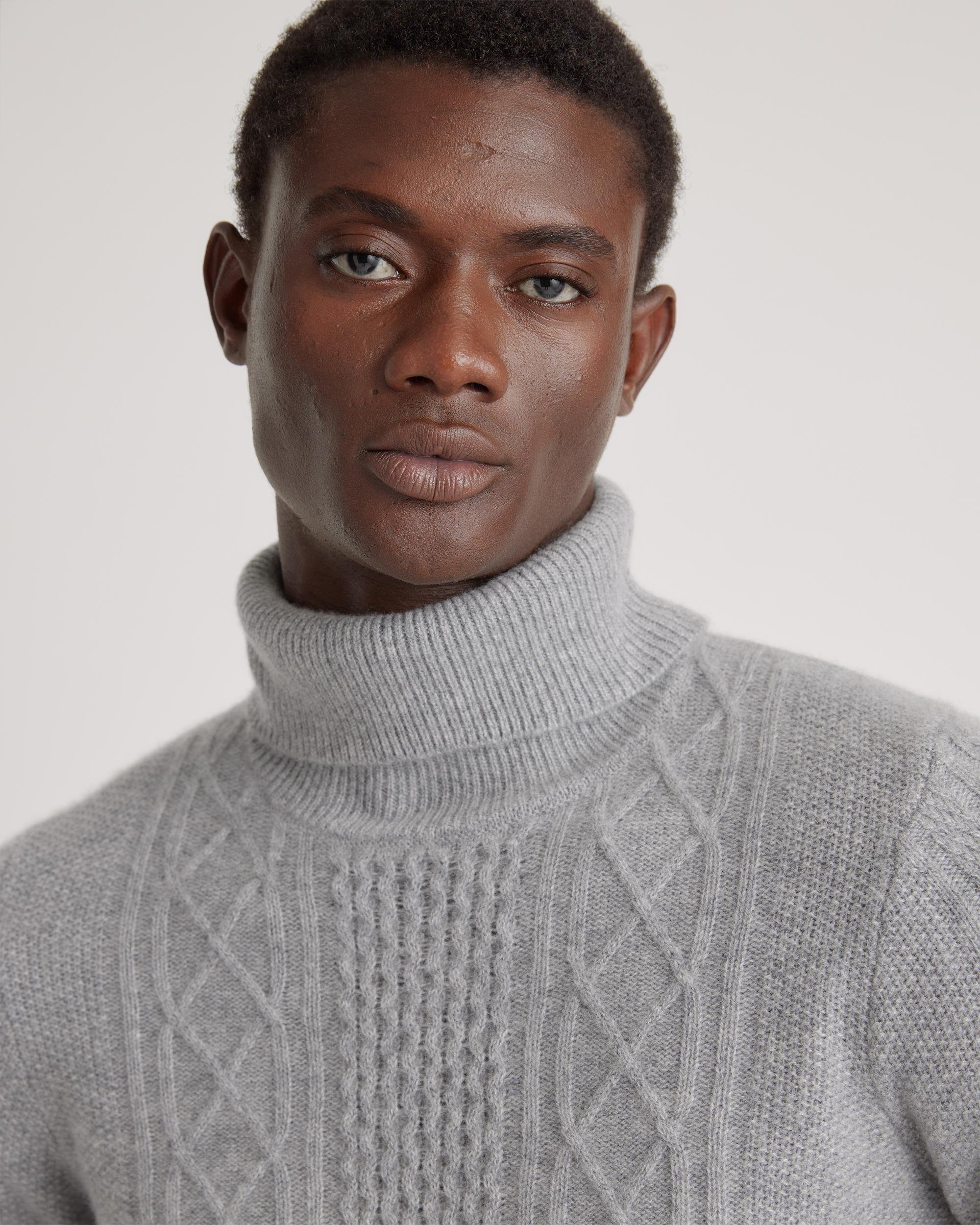 Quince | Men's Mongolian Cashmere Cable Turtleneck Sweater Size XL Product Image
