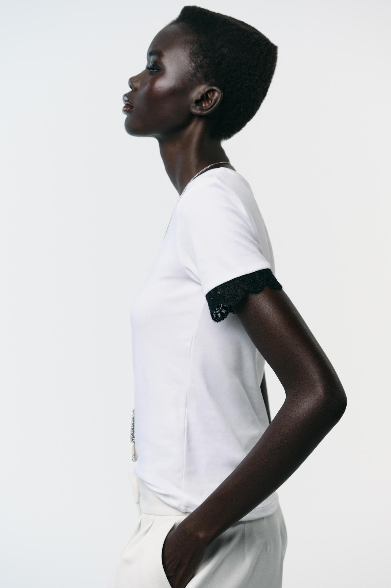 LACE SLEEVE T-SHIRT Product Image