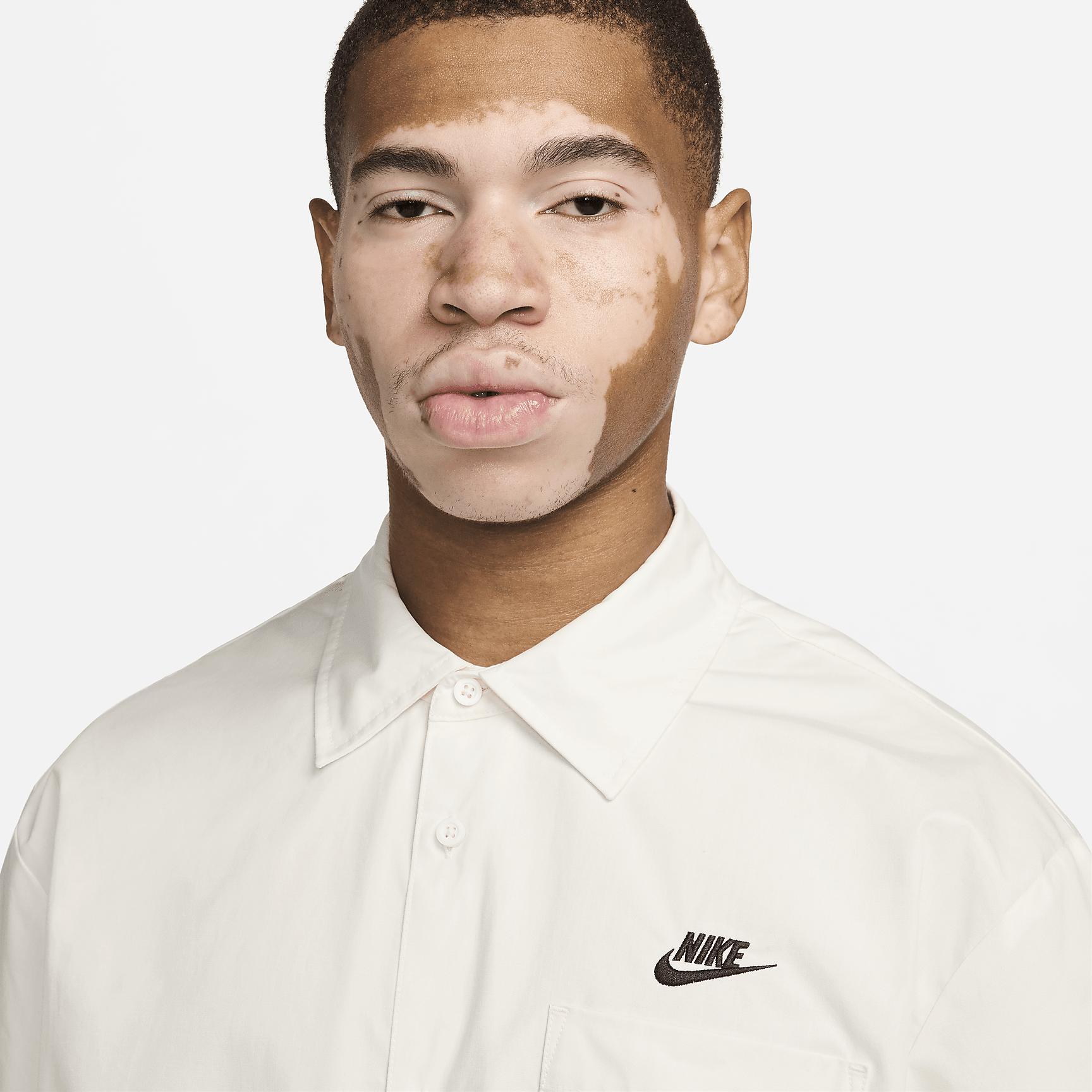 Mens Nike Club Oxford Button-Down Short-Sleeve Shirt Product Image