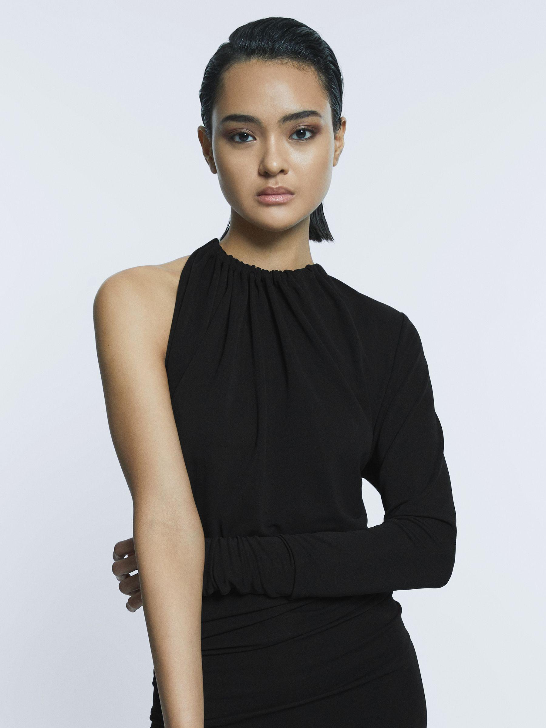Fitted One-Shoulder Velvet Bow Maxi Dress in Black Product Image
