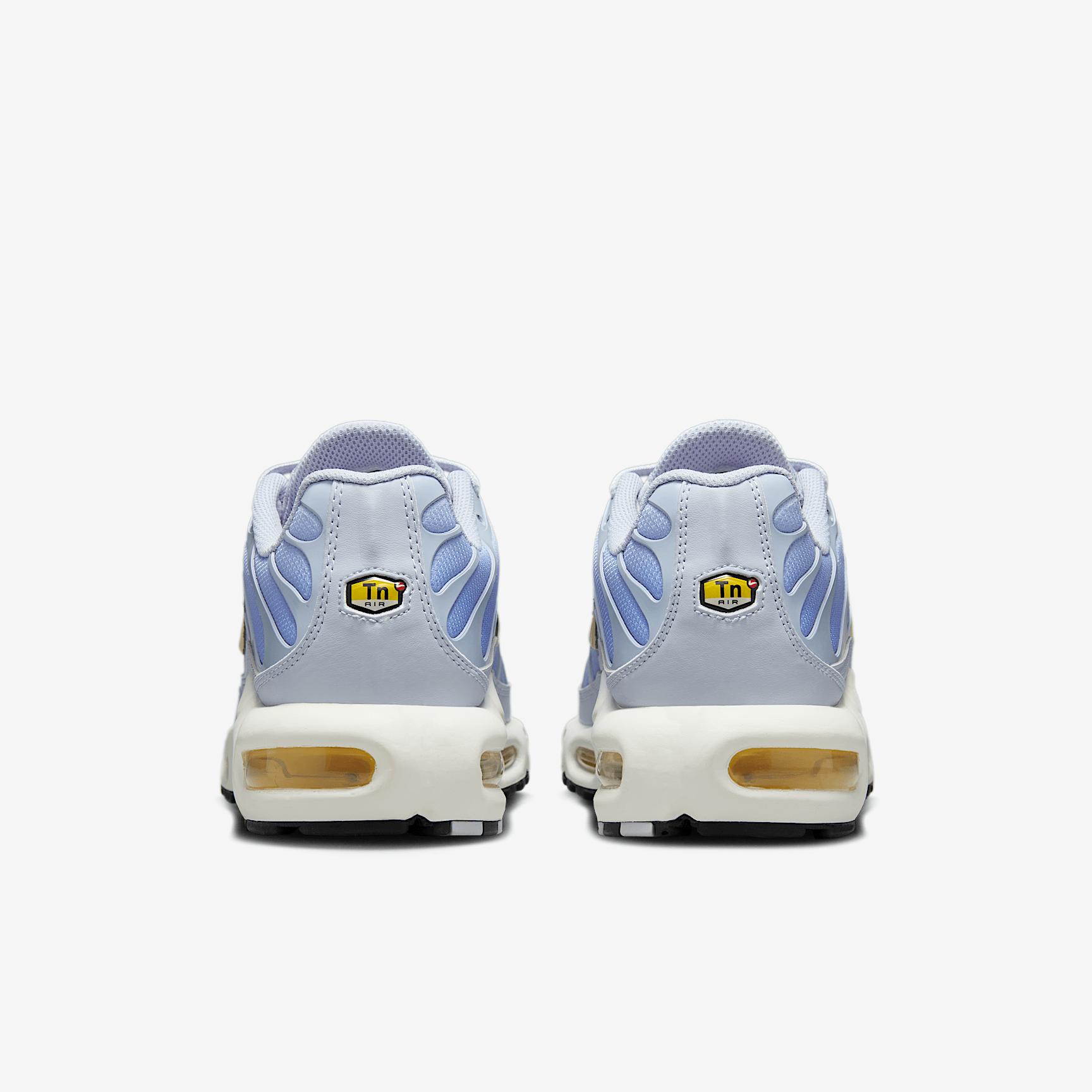 Nike Womens Air Max Plus Shoes | DZ3670-004 Product Image