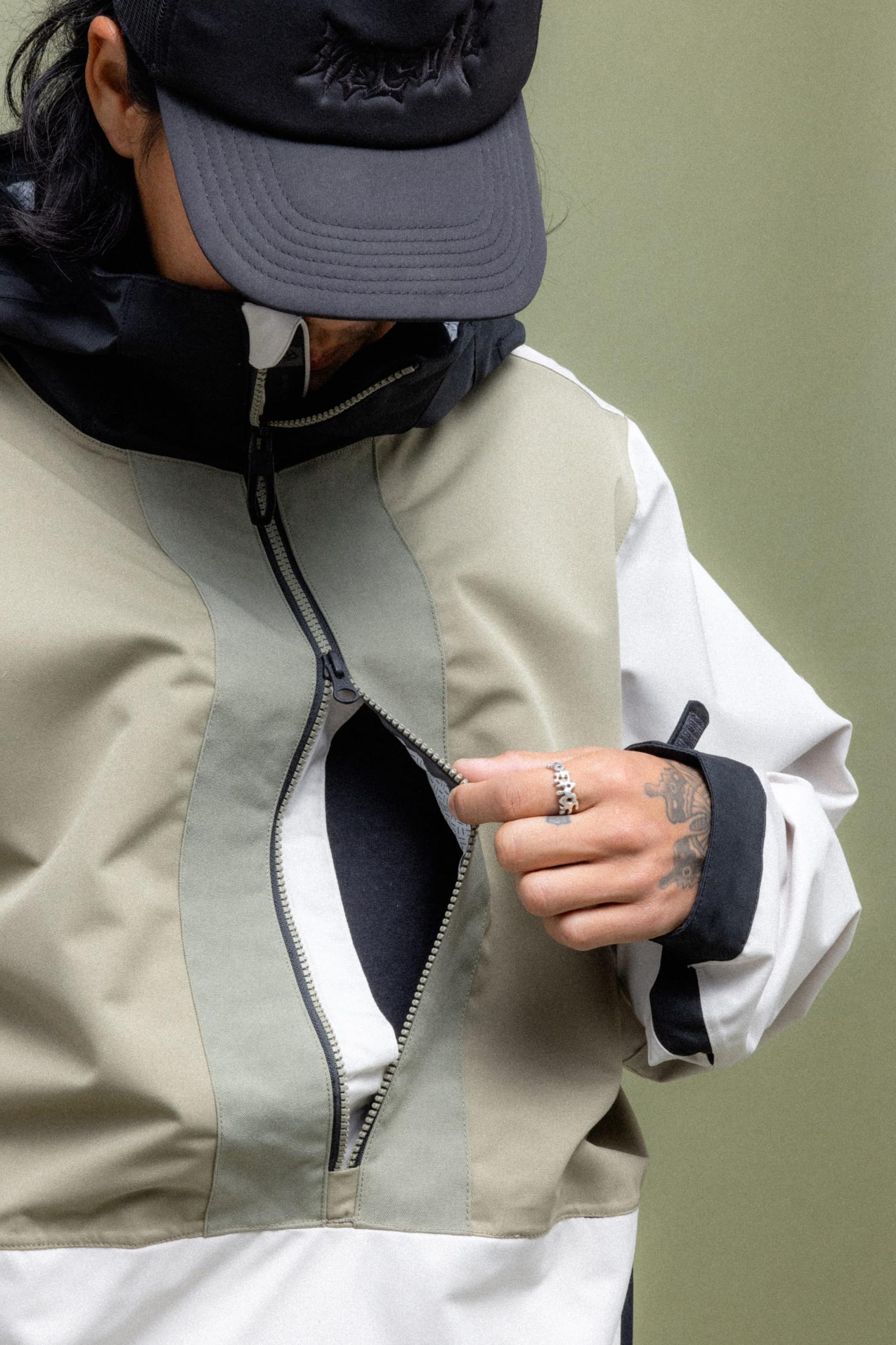686 Men's Ghost 2.5L Anorak Male Product Image
