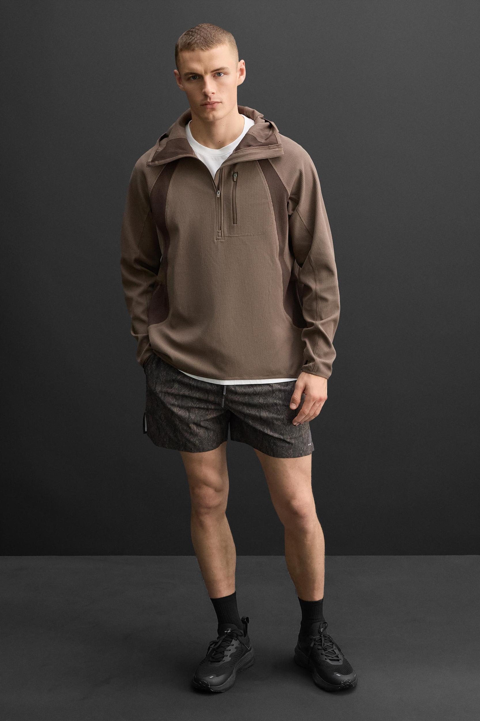 RUNNING SNEAKERS Product Image