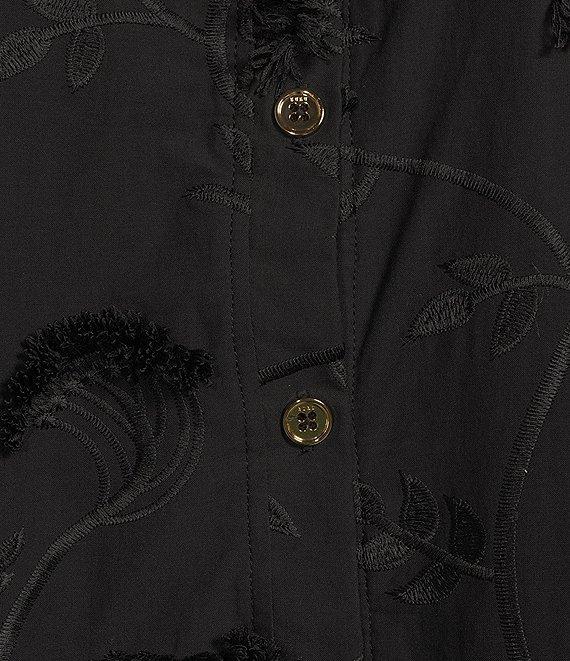 Buru Mod 3D Embroidered Mock Neck Cropped Sleeveless Cropped Top Product Image