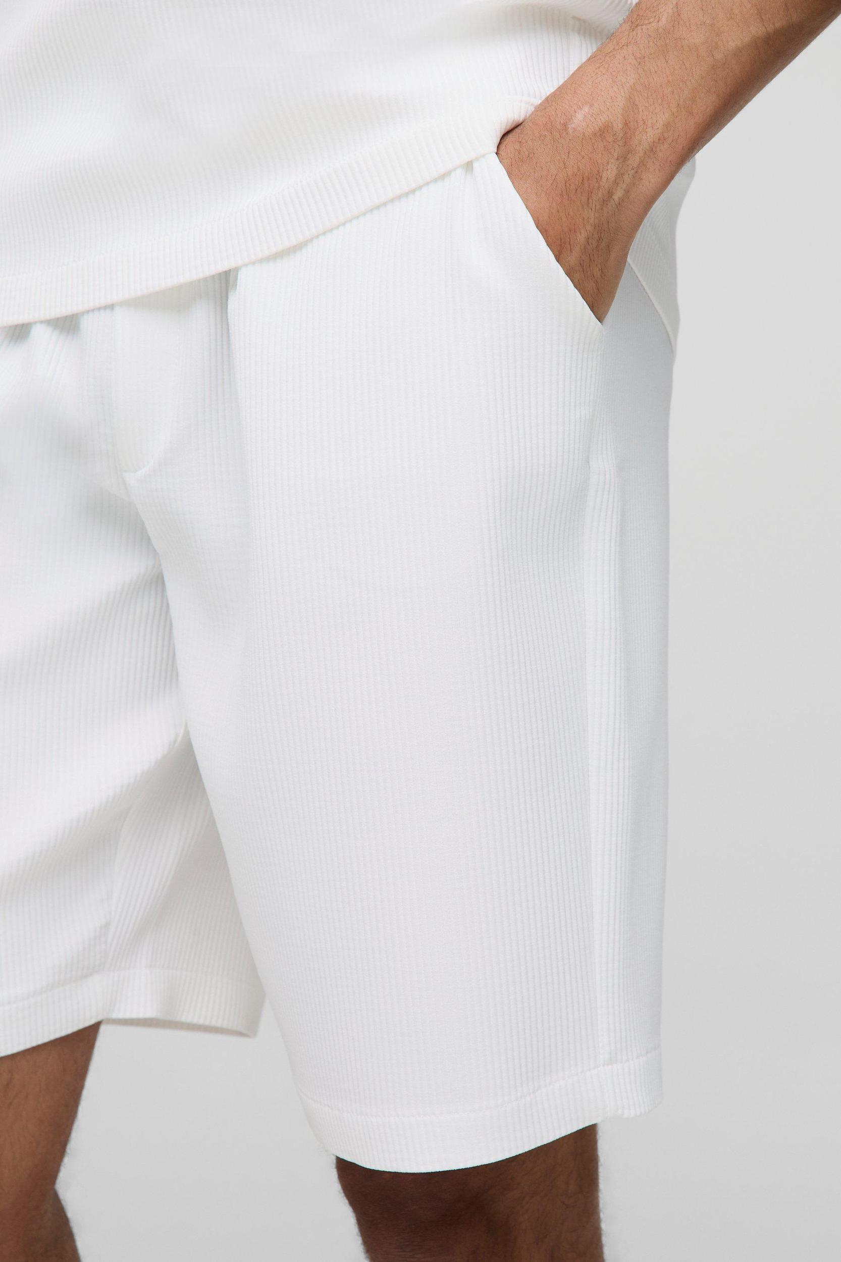 Elasticated Relaxed Pleated Shorts | boohooMAN USA Product Image