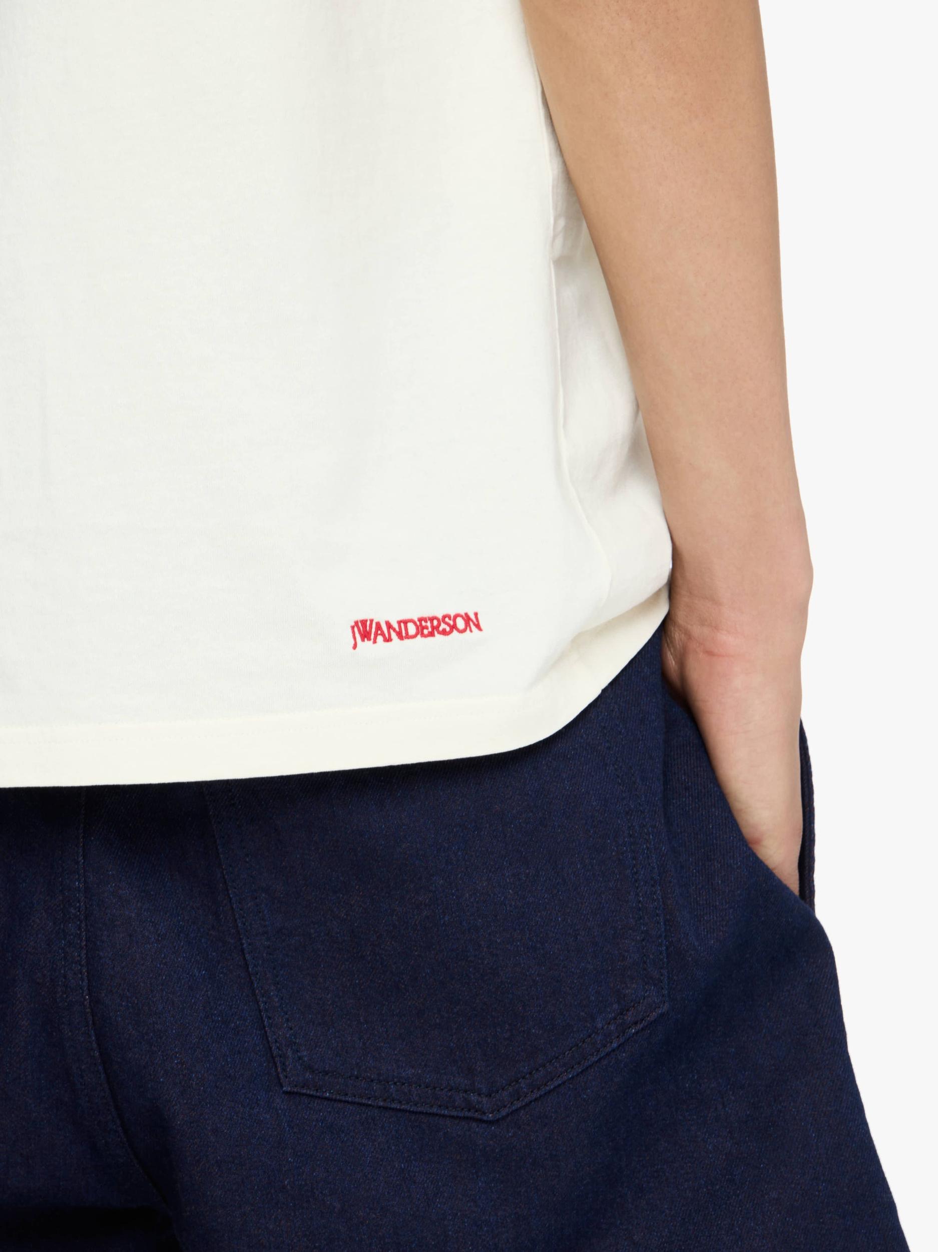 CONTRAST EMBROIDERY T-SHIRT Product Image