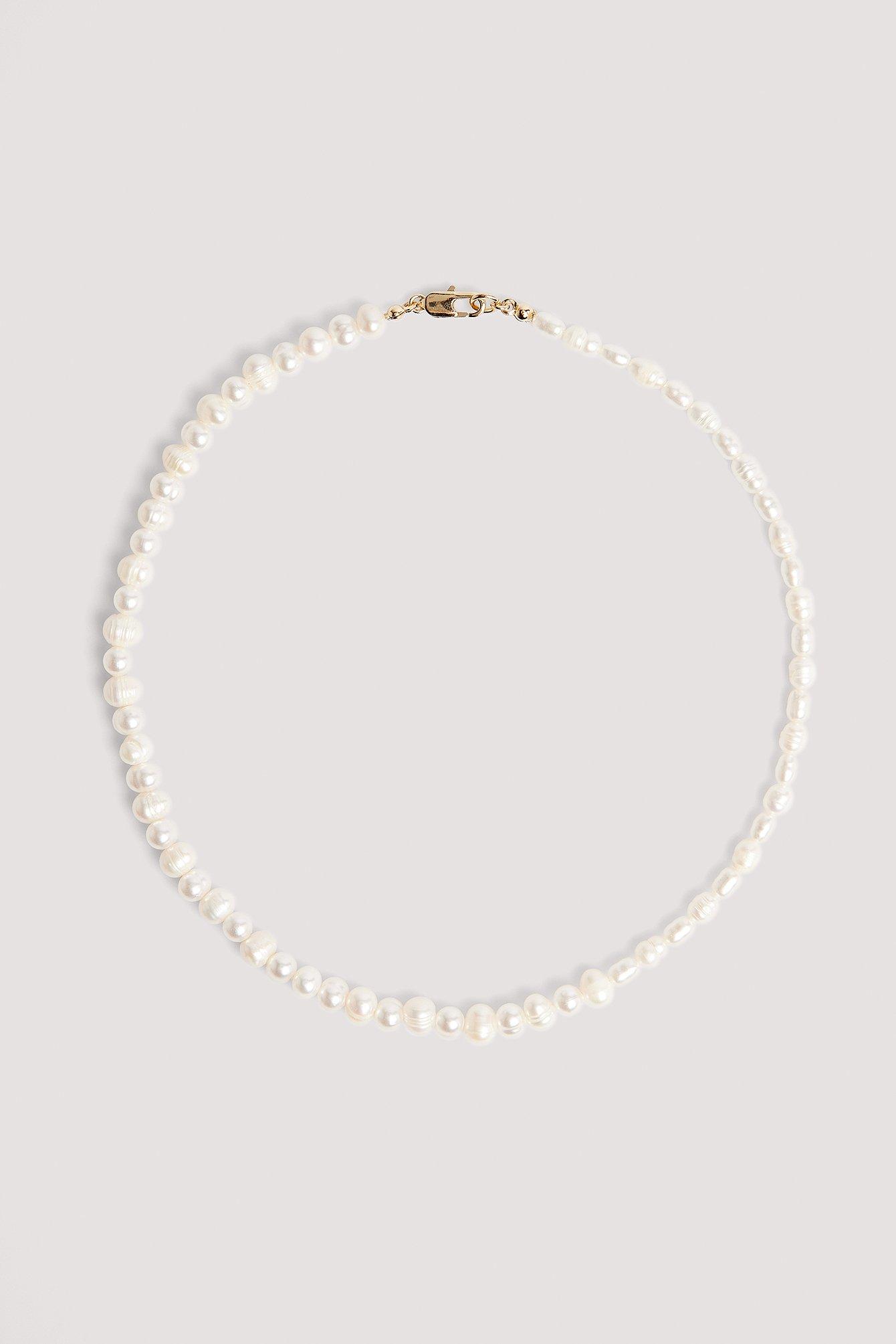 Classic Pearl Necklace Product Image