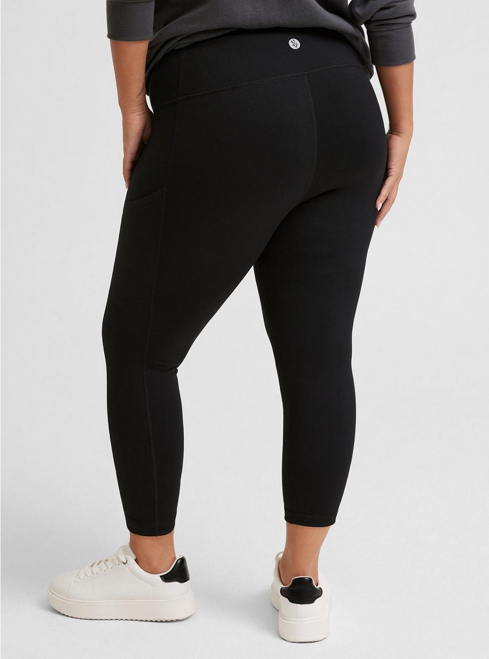 Capri Side Pocket Active Legging Product Image