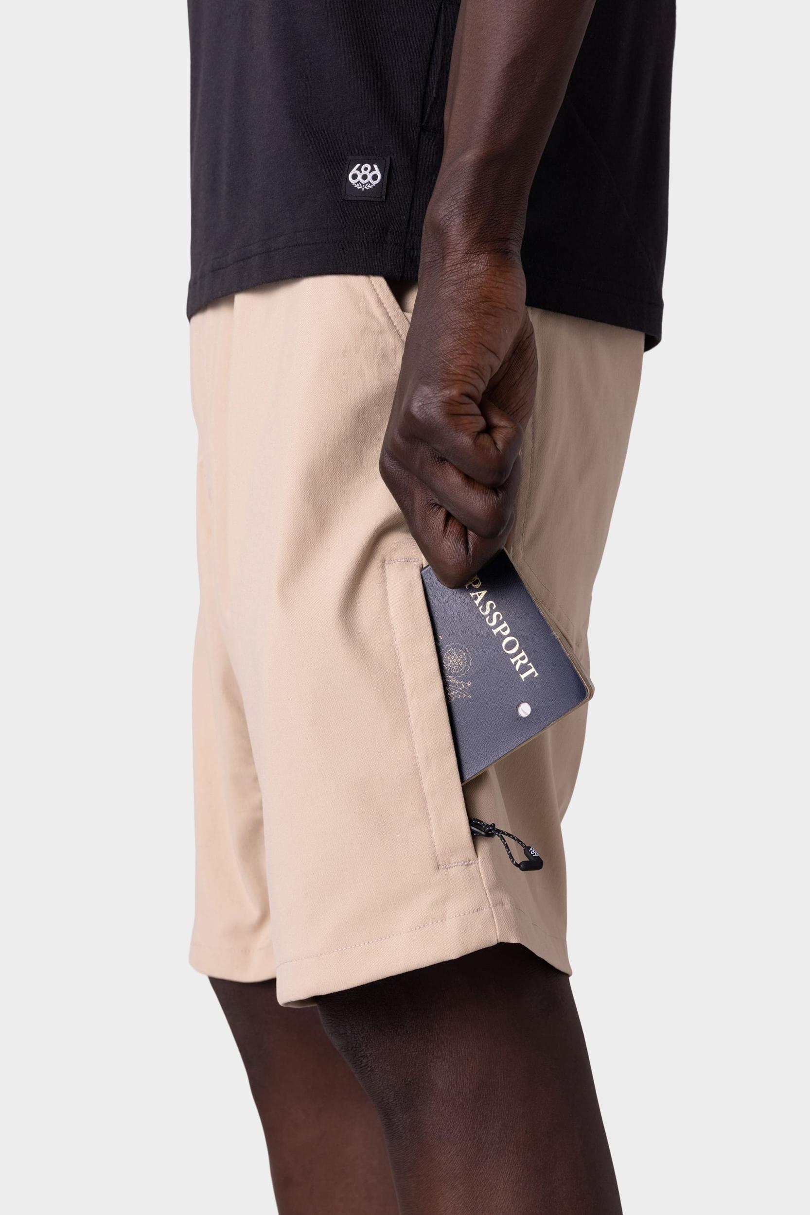 686 Men's Everywhere Hybrid Short Male Product Image