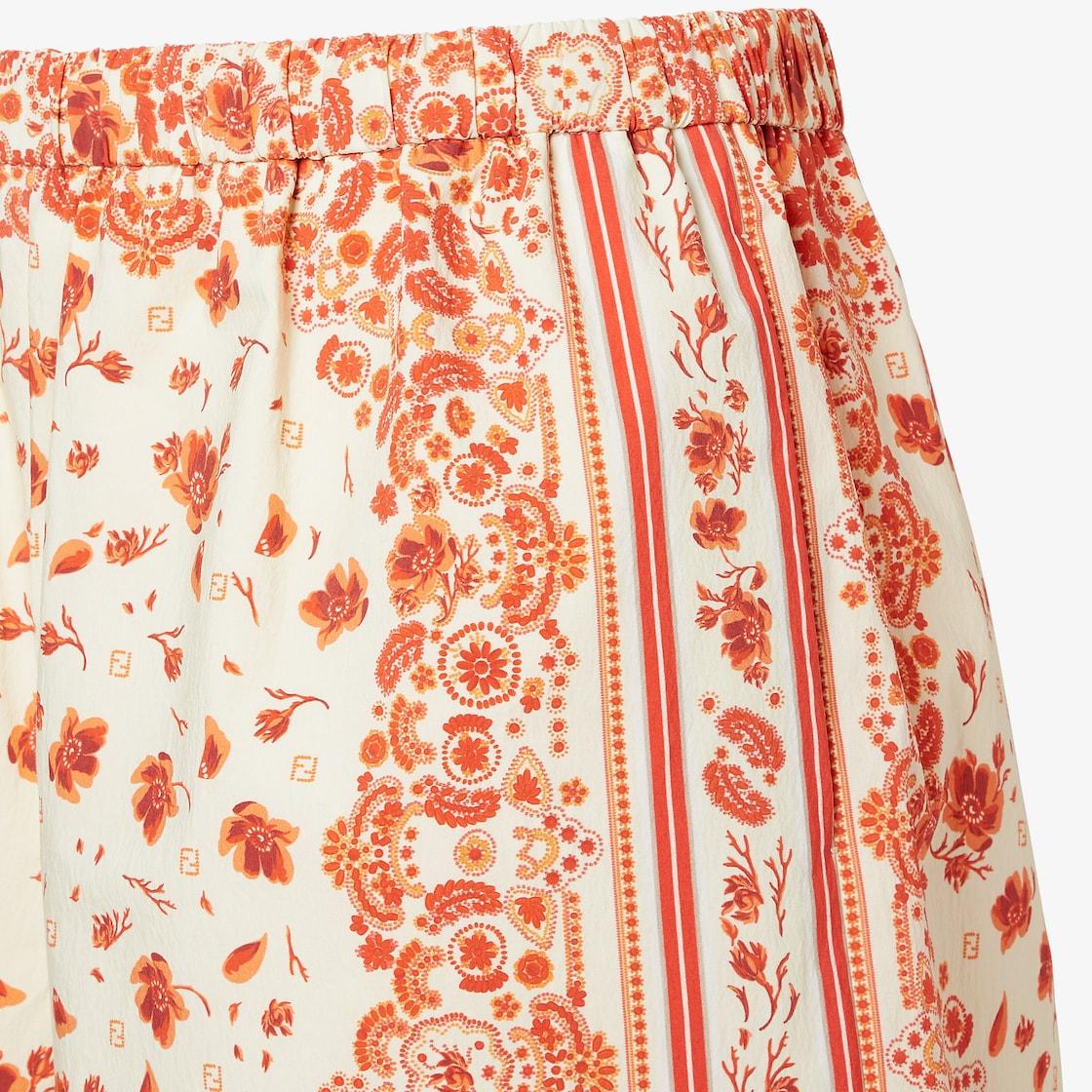ShortsTechnical cotton shorts with Coral Bandana print Product Image