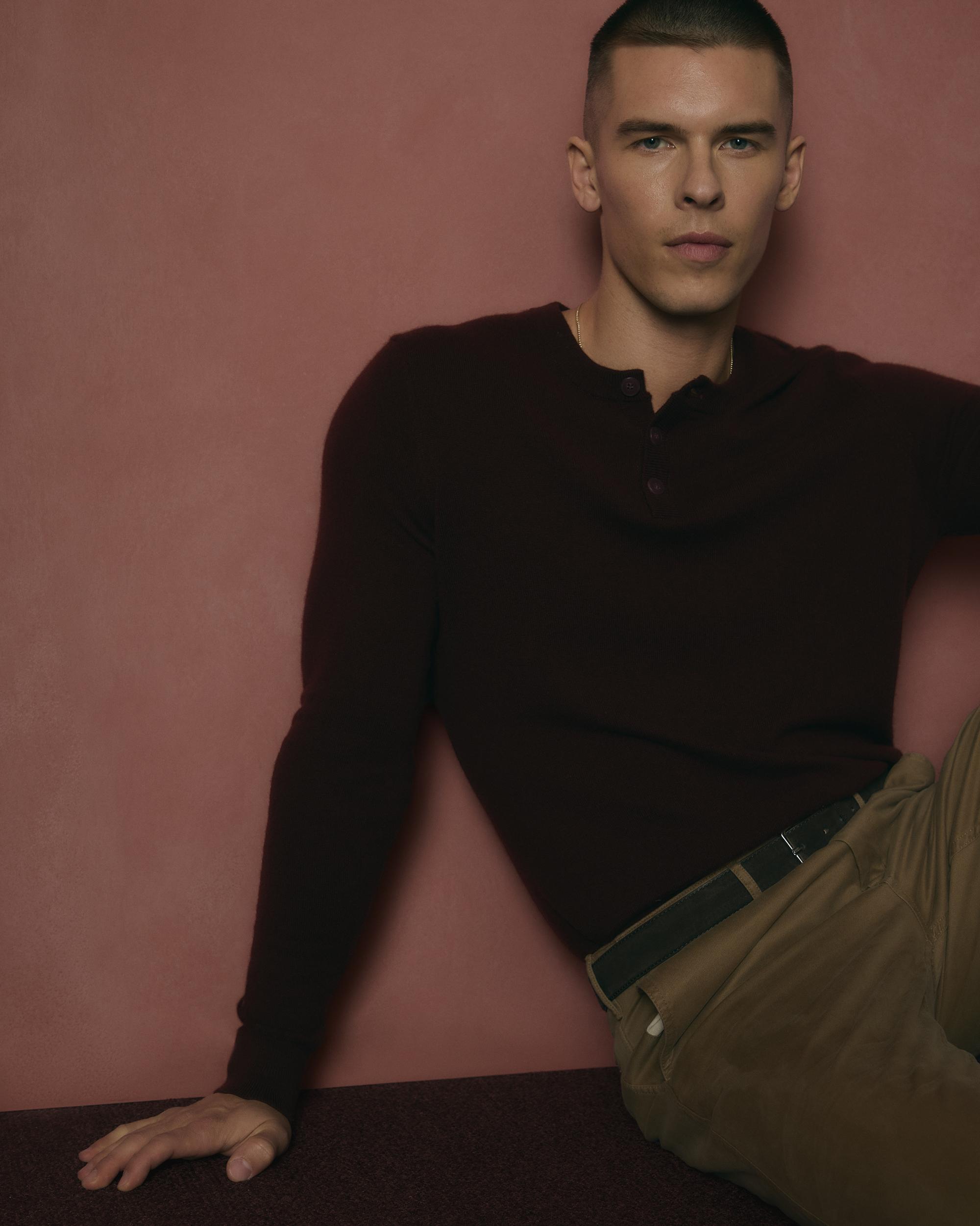 Quince | Men's Mongolian Cashmere Henley Sweater Product Image