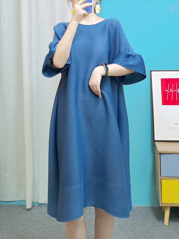 Stylish Selection Flared Sleeves A-Line Pleated Solid Color Round-Neck Midi Dresses Product Image
