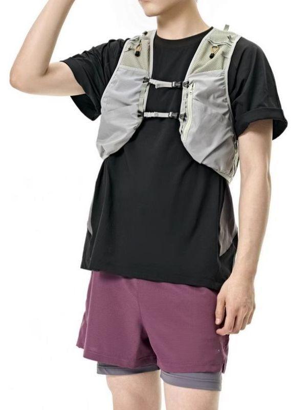 V-Neck Panel Mesh Crop Buckle Cargo Vest Product Image