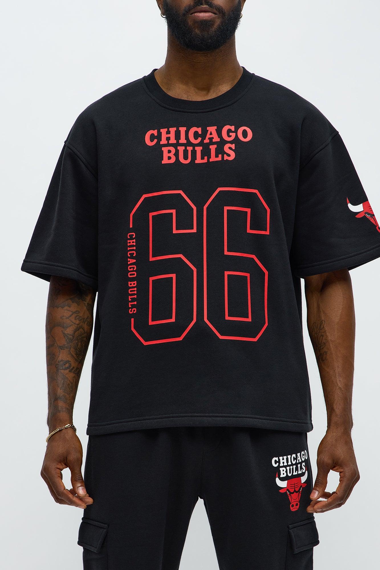 Bulls Oversized Tee - Black Male Product Image