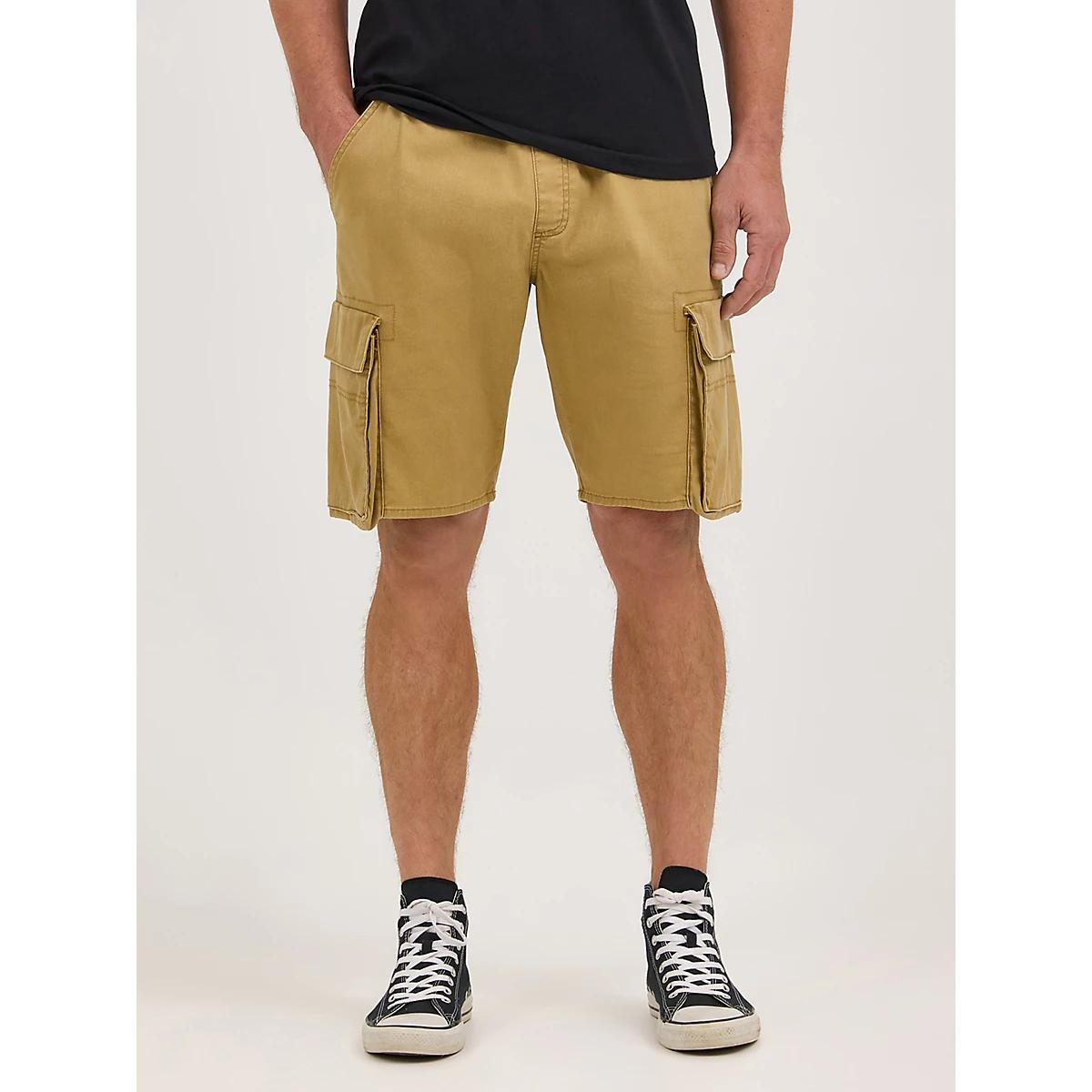 Men's Cargo Twill Short in Pine Product Image