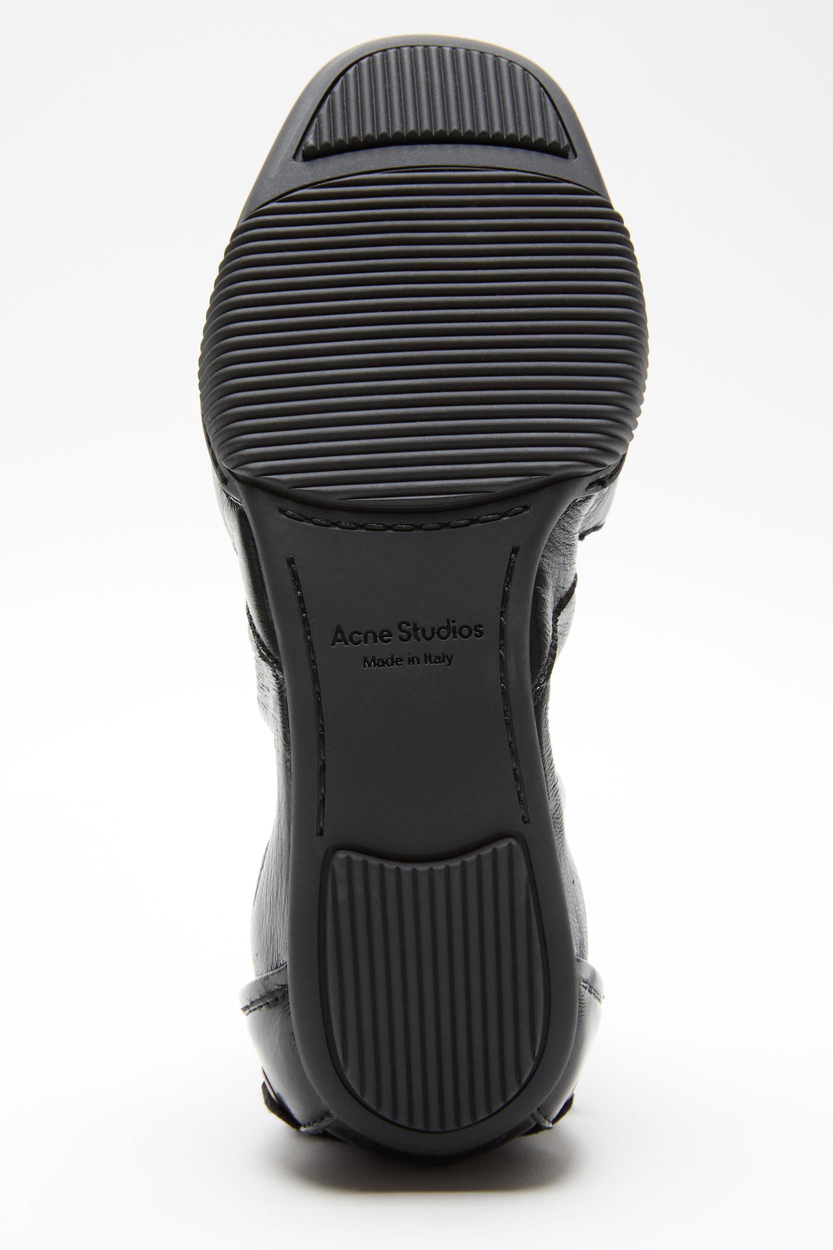 Lace-up leather shoes Product Image