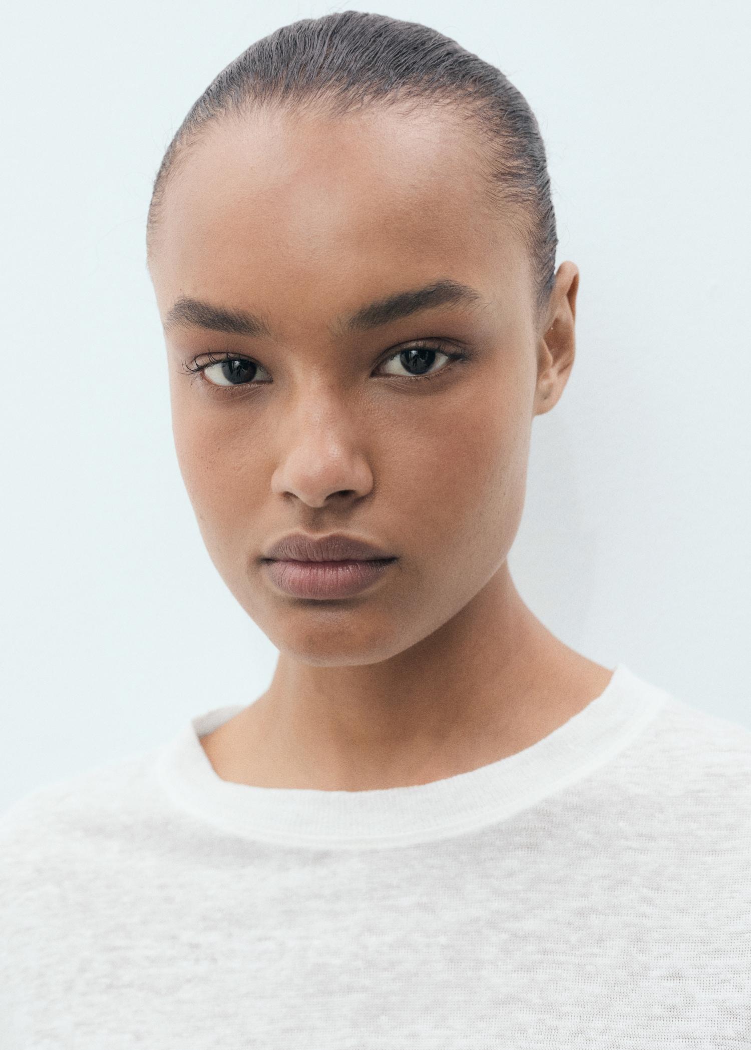 Short-sleeved linen t-shirt - Women | MANGO USA Product Image