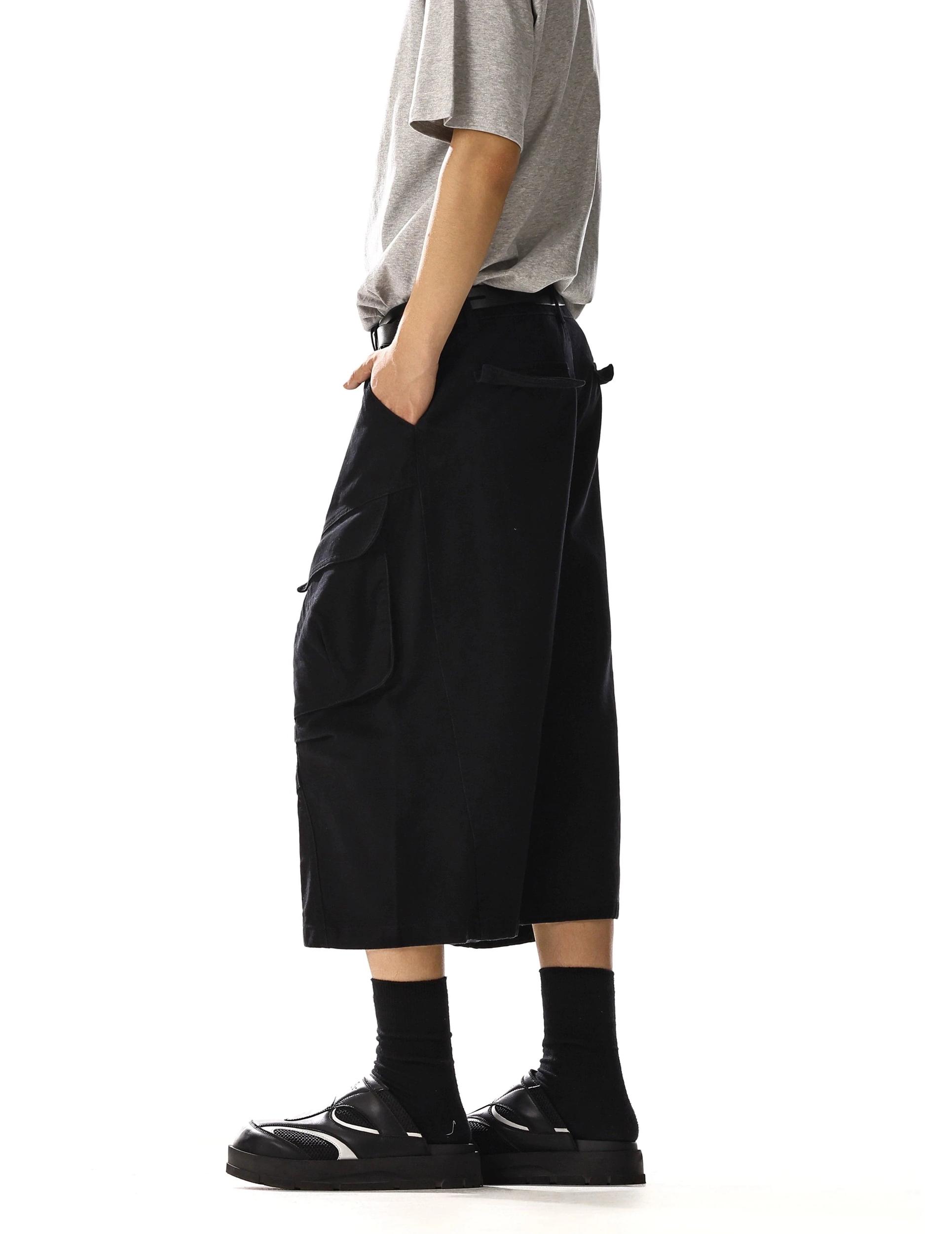 RT No. 18232 CARGO MULTI POCKET SHORTS Product Image