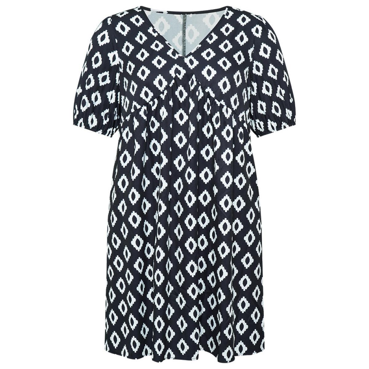 Plus Size Geometric Print Gathered Pocket Puff Sleeve Dress Black Women Vacation Gathered V-neck Short sleeve Curvy Knee Dress BloomChic 12/L Product Image