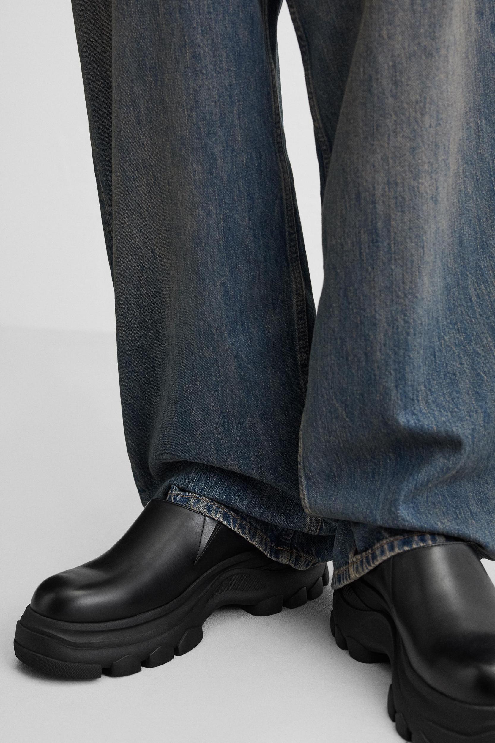 CHUNKY SOLE CLOGS Product Image