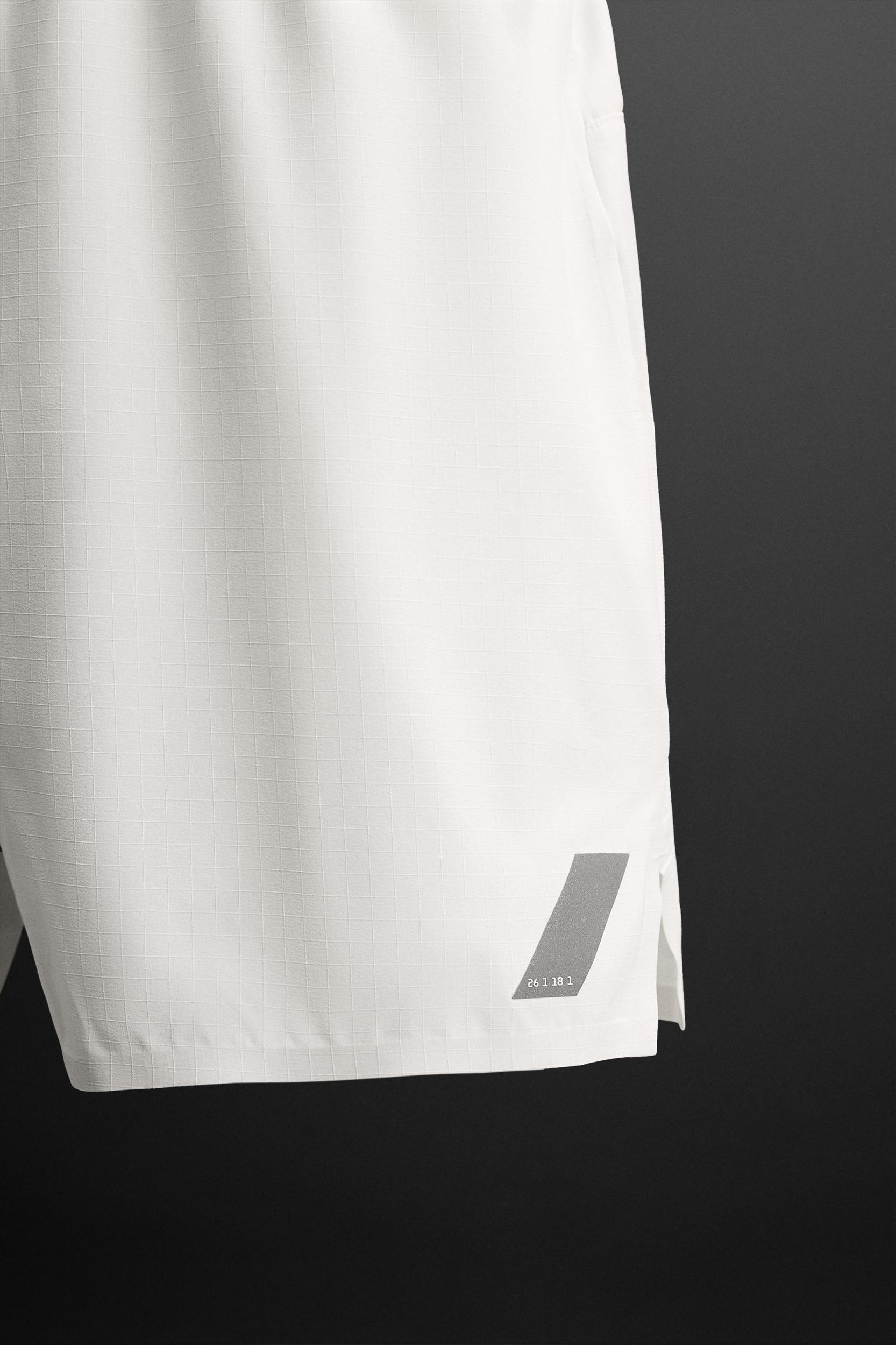 TEXTURED RUNNING SHORTS Product Image