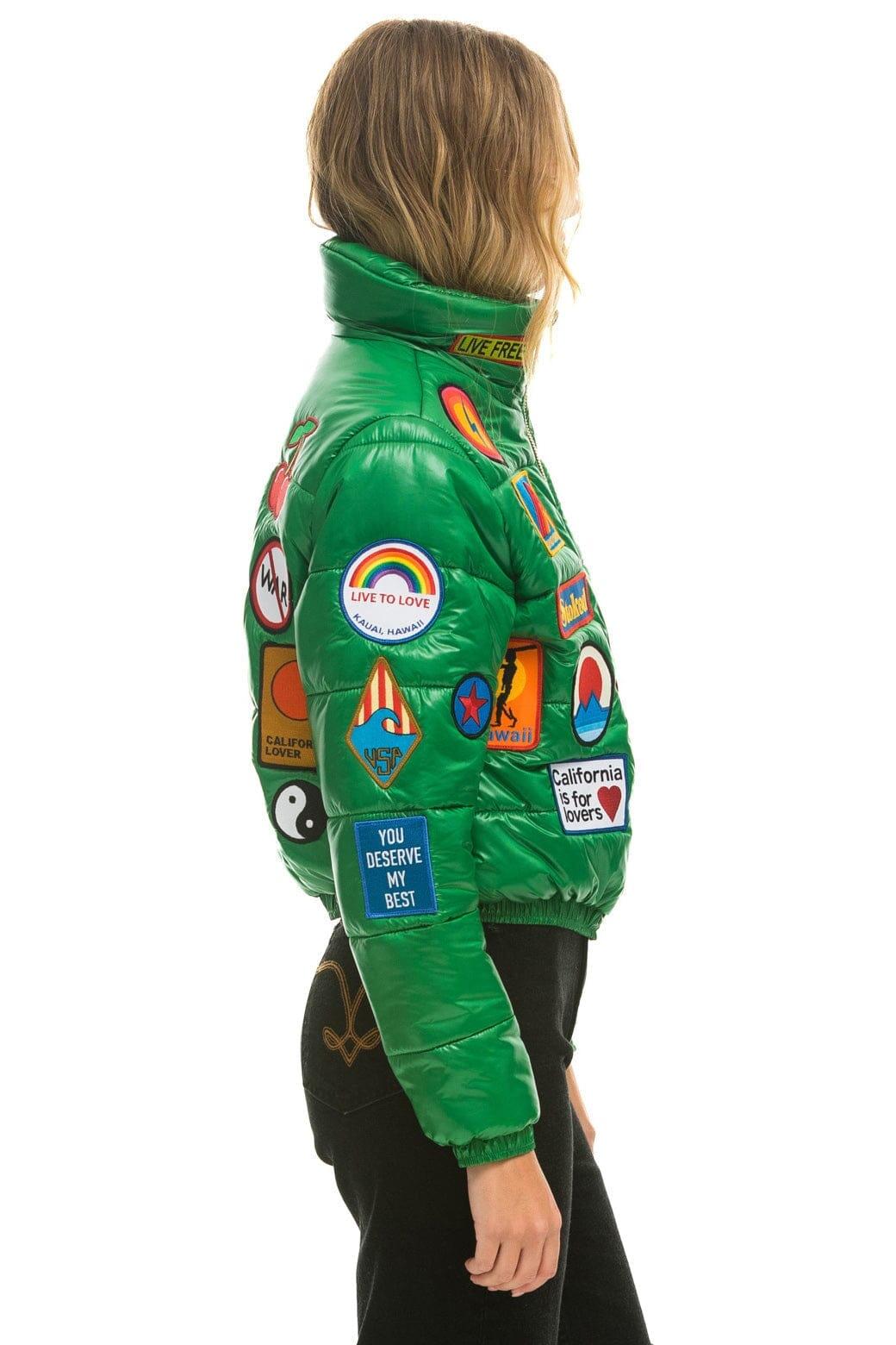 VINTAGE PATCH APRES PUFFER JACKET - AMAZON GLOSSY Female Product Image