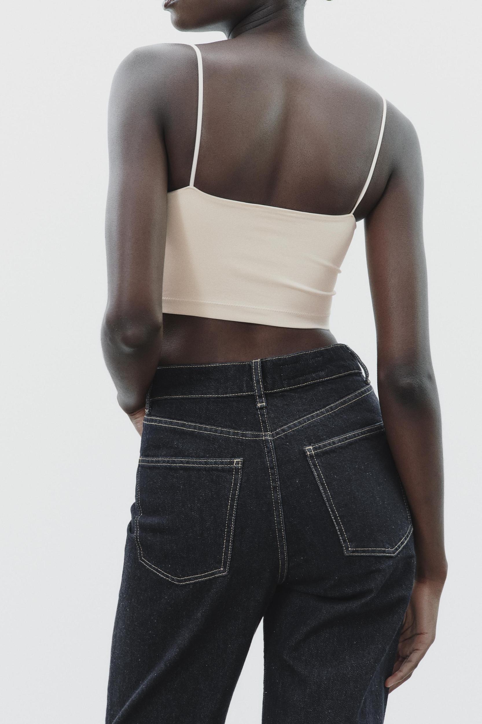 SEAMLESS CROP TOP Product Image