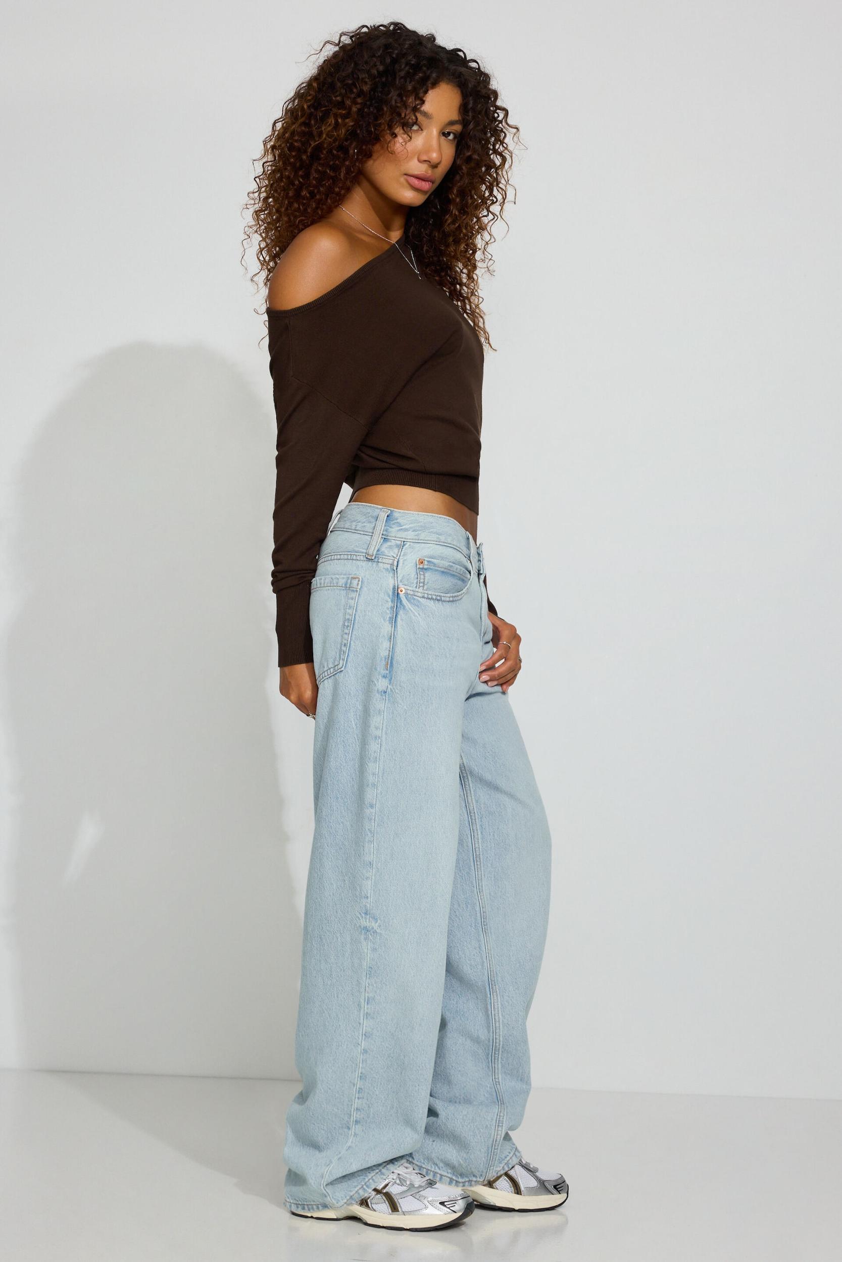 Low Rise Baggy Jeans Product Image