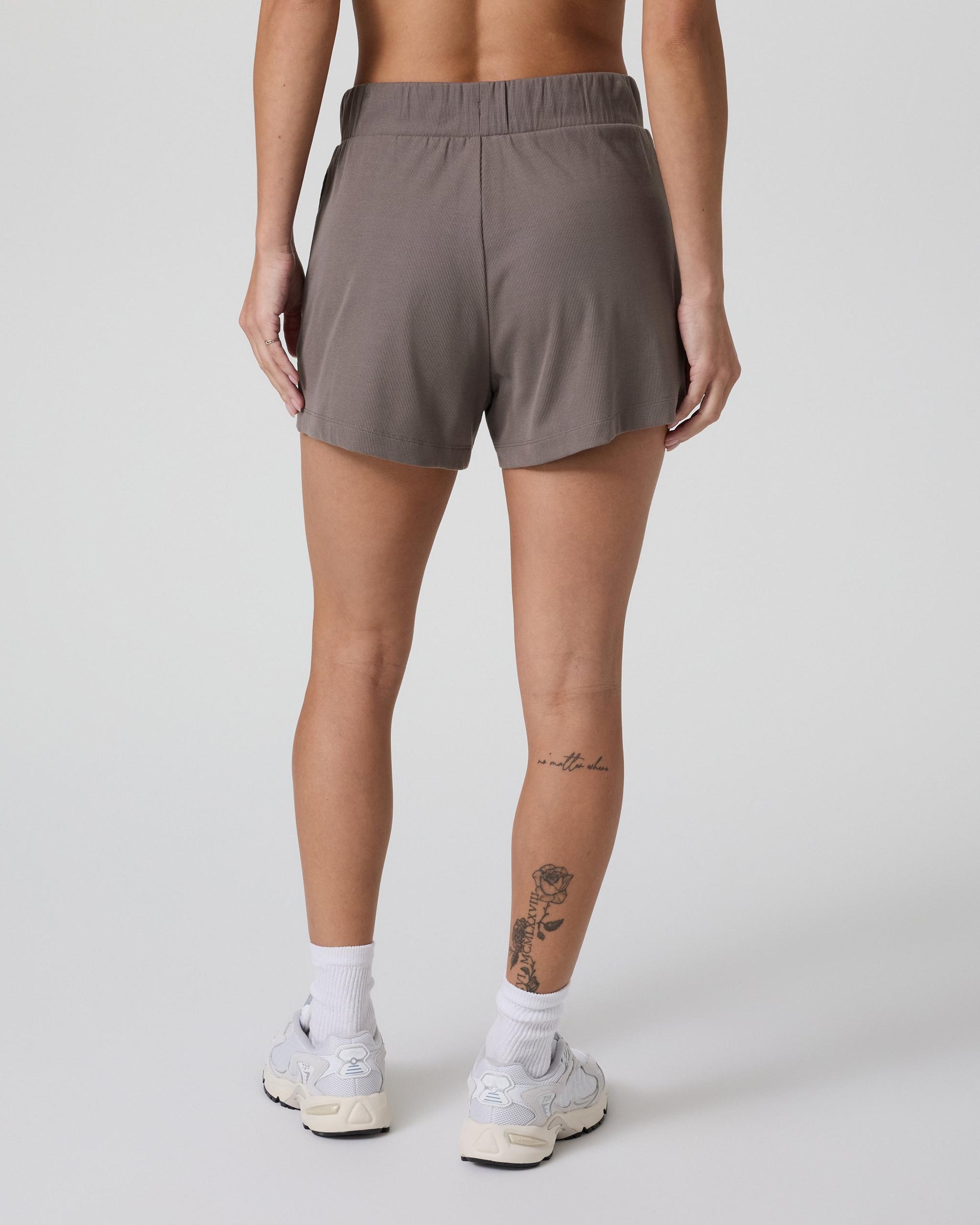 Pose Short Product Image