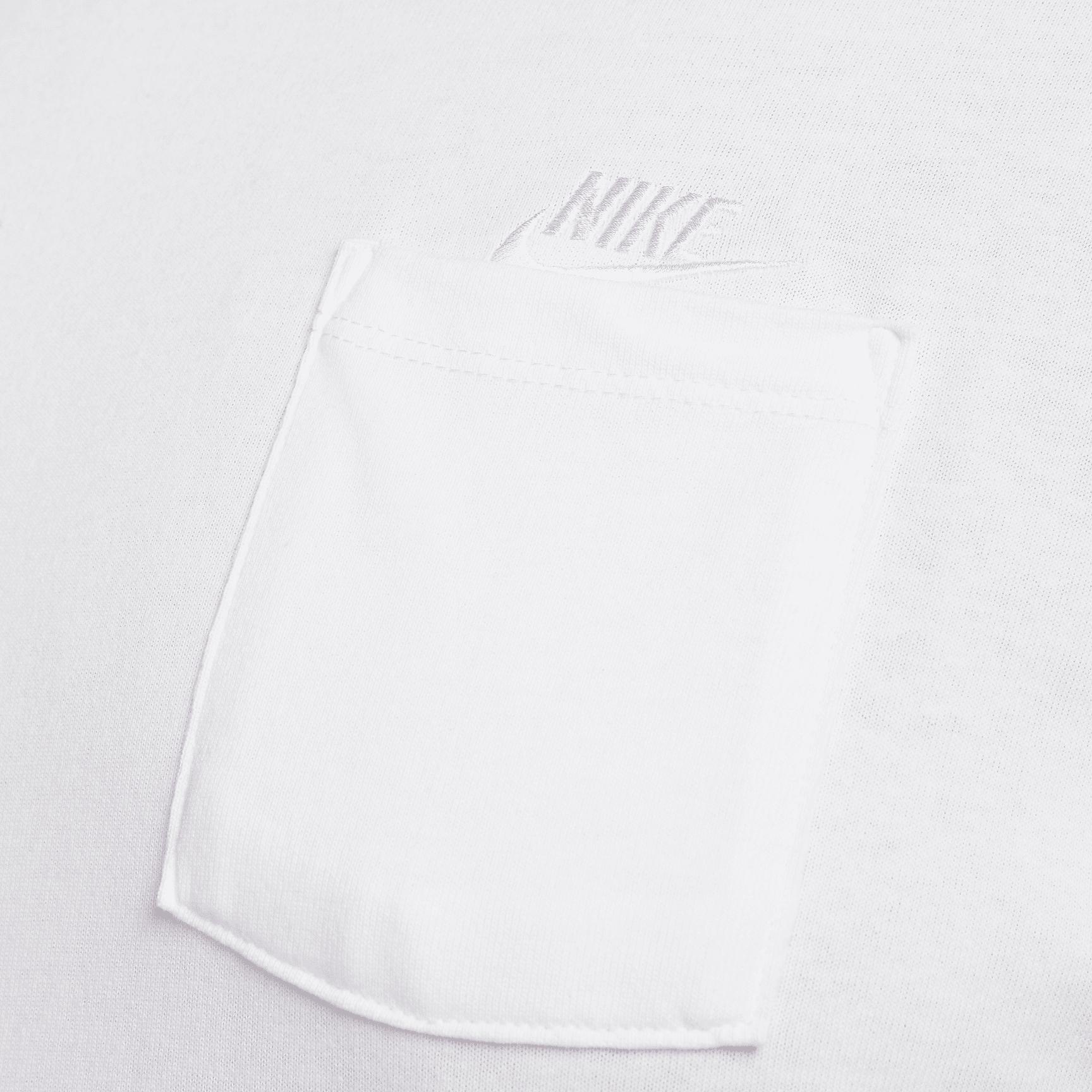 Nike Sportswear Premium Essentials Men's Pocket T-Shirt Product Image
