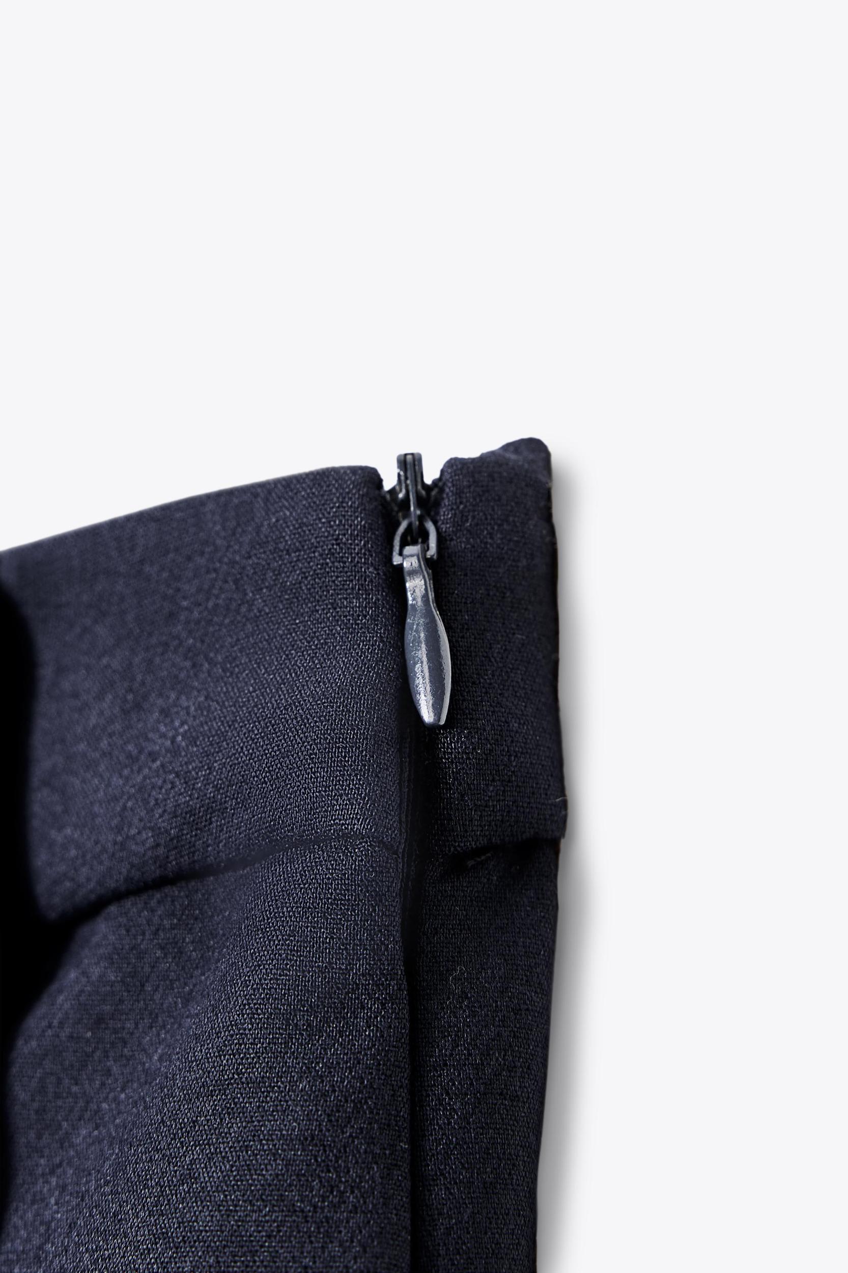 SPLIT SKIRT WITH BUTTONS Product Image