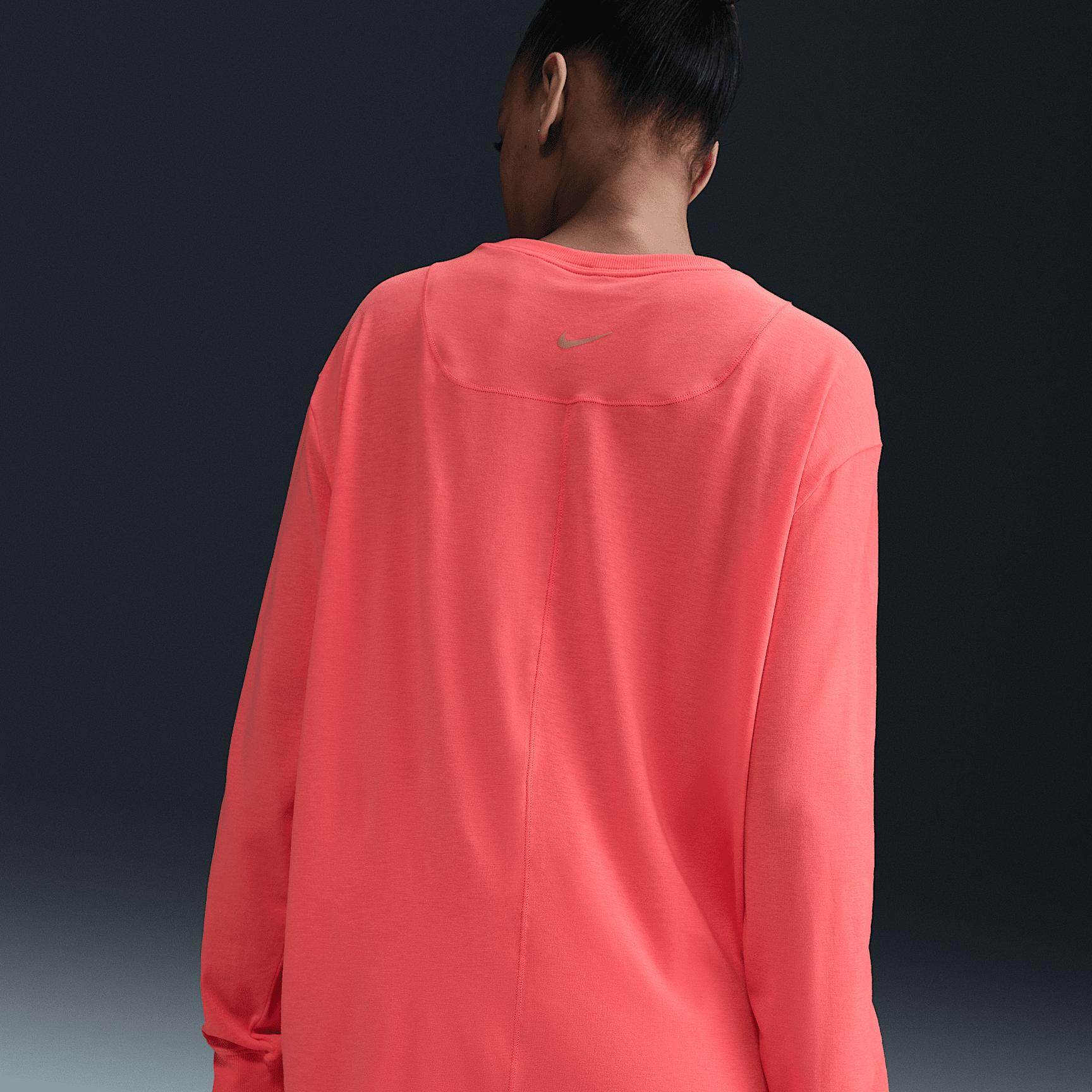 Nike One Relaxed Women's Dri-FIT Long-Sleeve Top Product Image