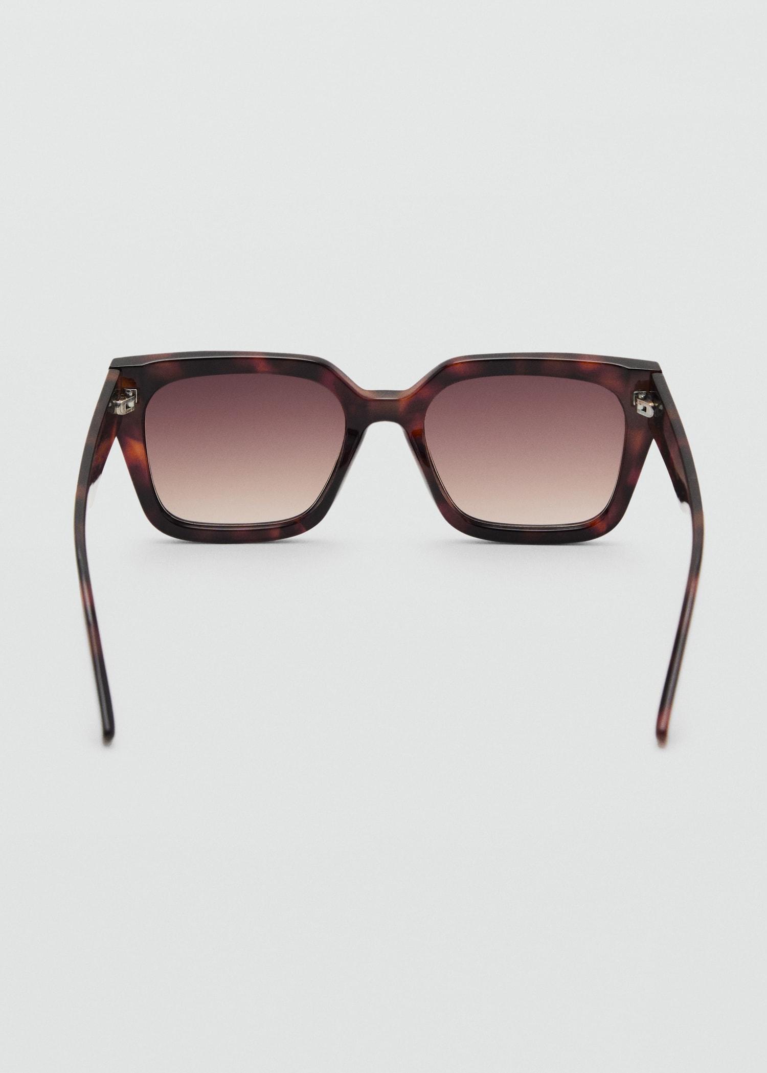 Squared frame sunglasses - Women | MANGO USA Product Image