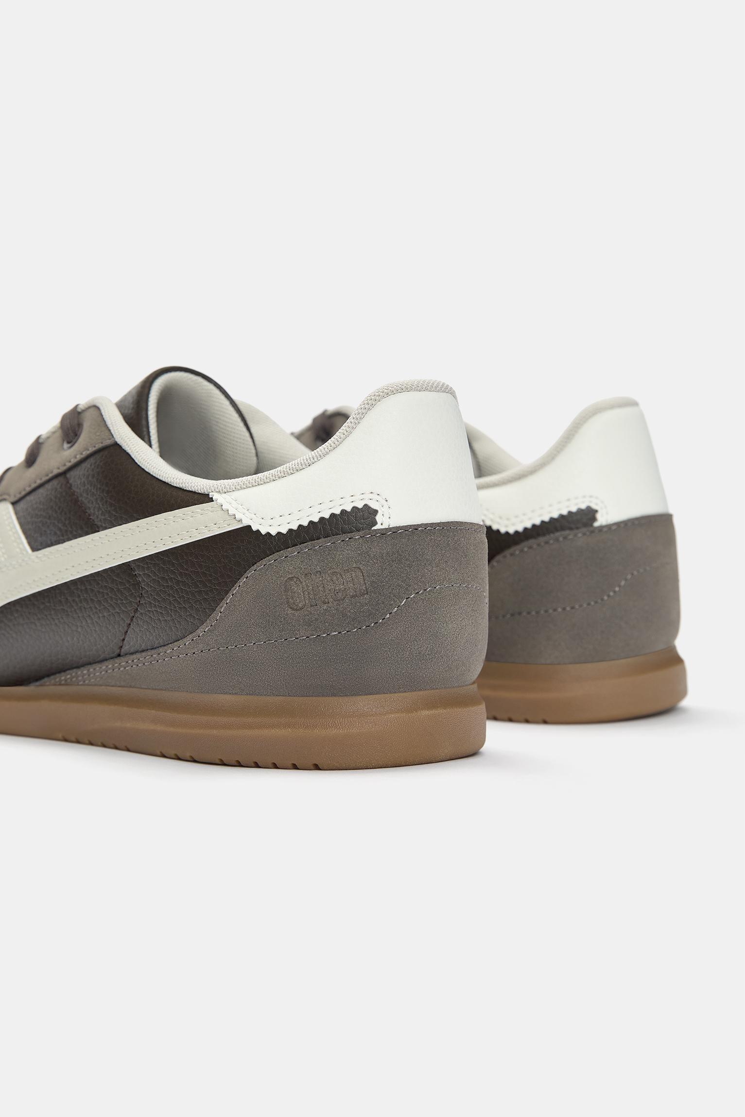 Retro sneakers Product Image