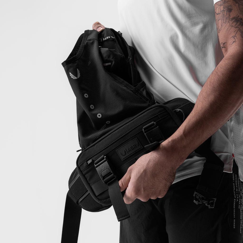 0899. 2-in-1 Packable Run Vest - Black Product Image