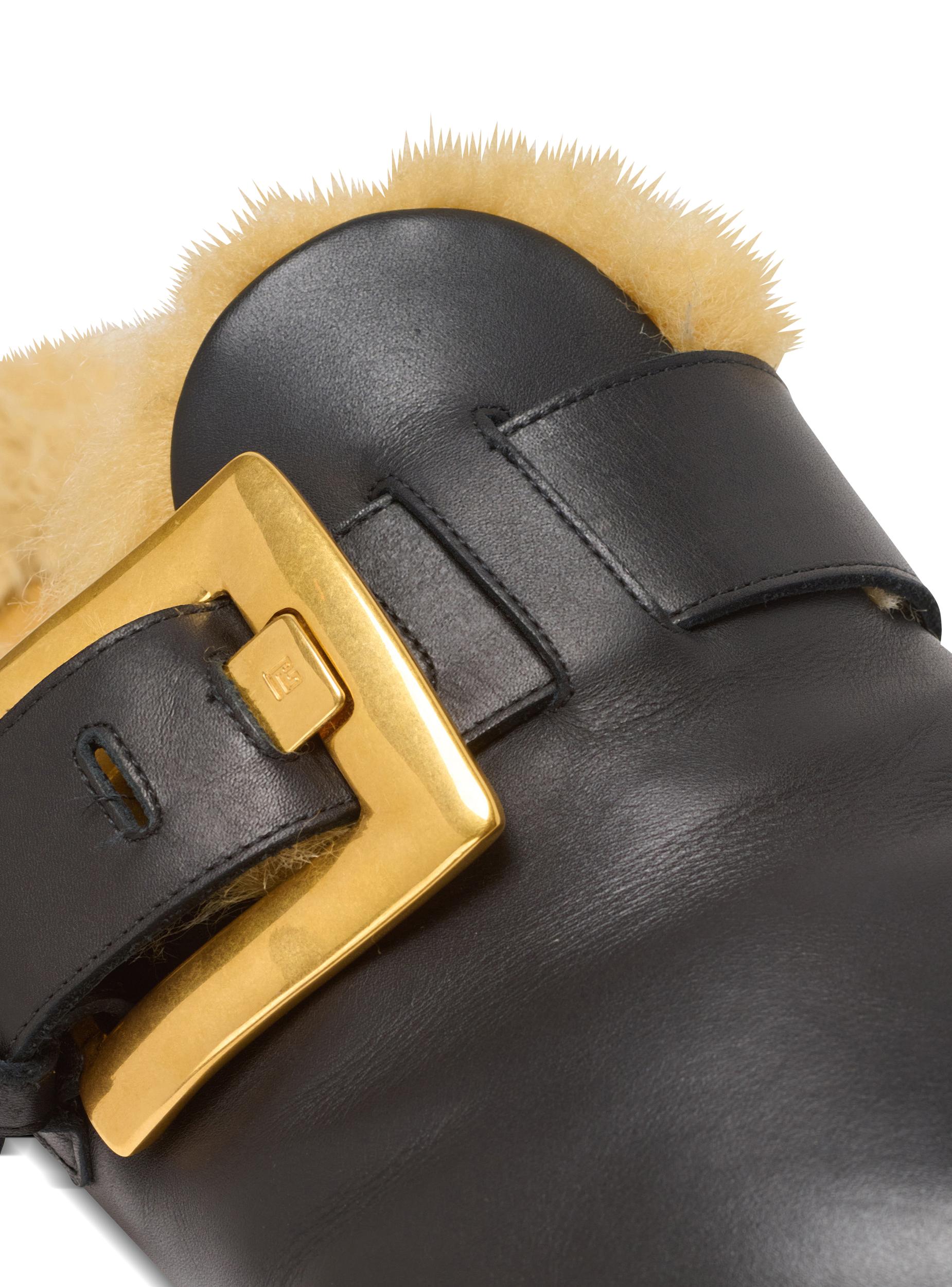 Flat leather and faux fur mules Product Image