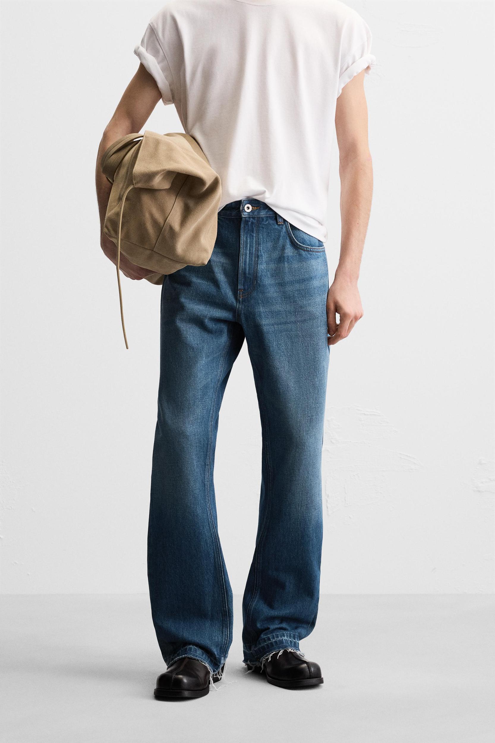 FLARE FIT JEANS Product Image