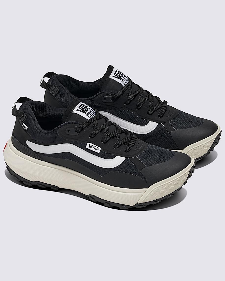 Crosspath Shoe in Black / White| Vans US Product Image