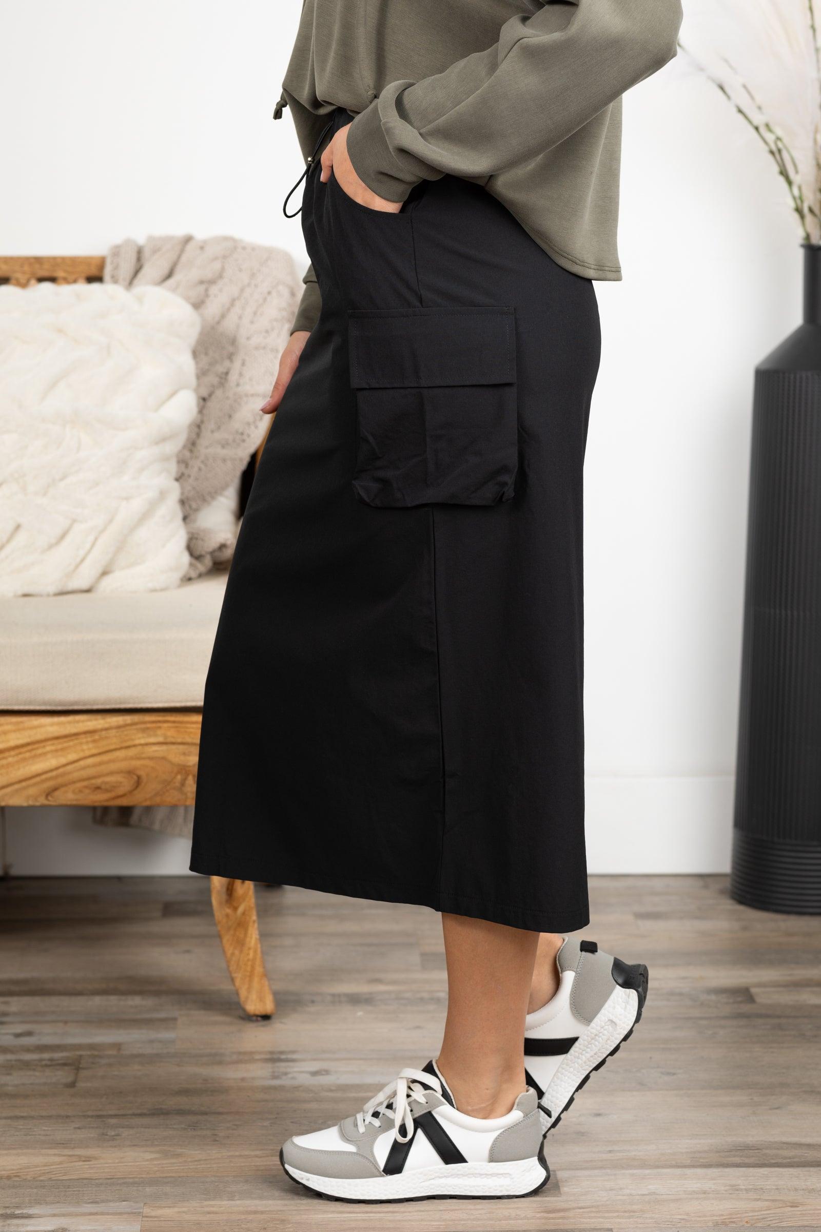 Black High Waisted Solid Woven Cargo Skirt Product Image