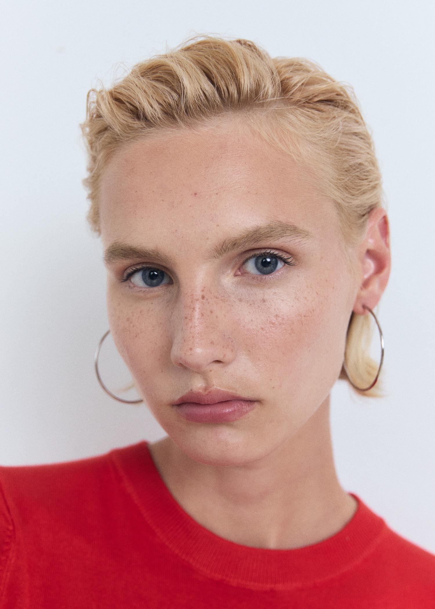 Short-sleeved fine-knit sweater - Women | MANGO USA Product Image