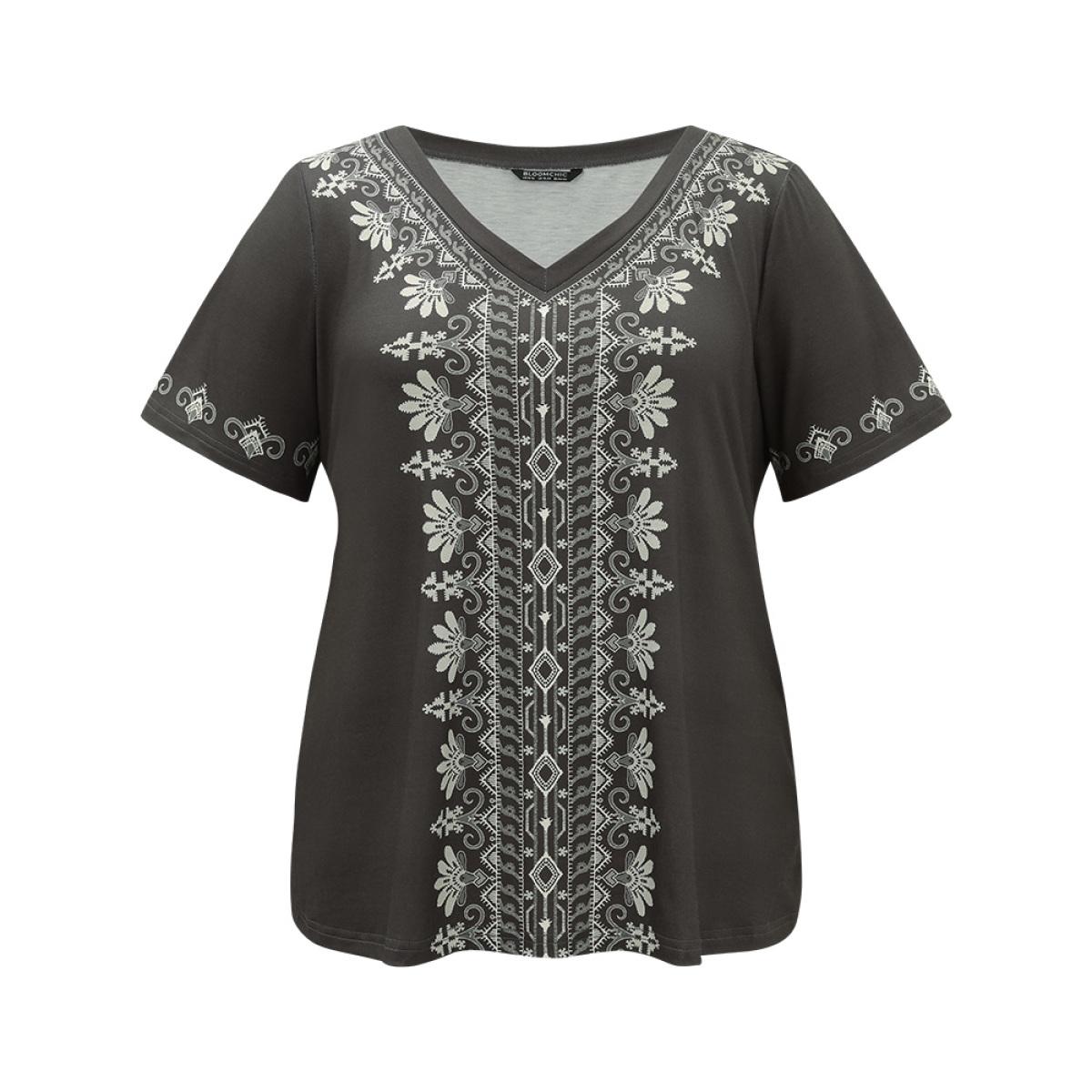 Plus Size Bandana Print V Neck Short Sleeve T-shirt Gray Women Casual Printed Bohemian Print V-neck Dailywear T-shirts BloomChic 30/6X Product Image